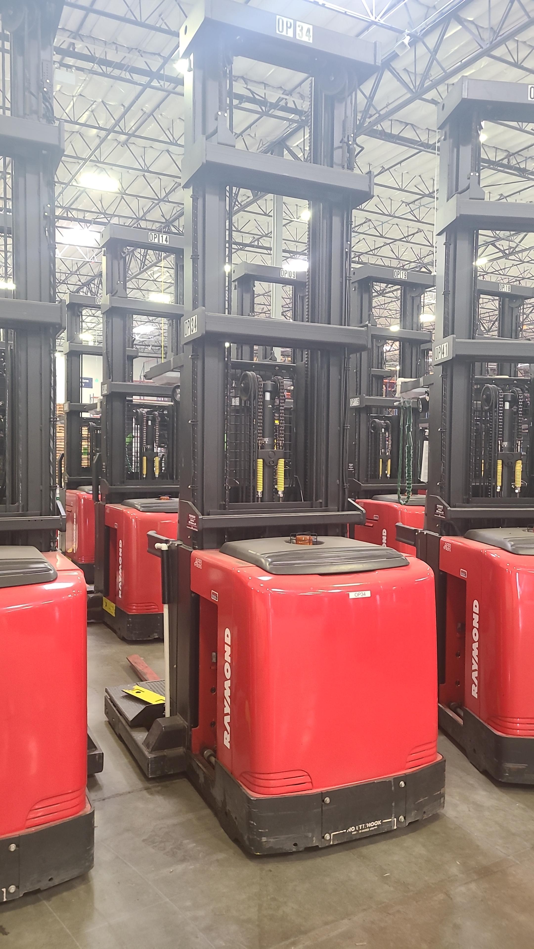 Raymond Order Picker - Wire Guided