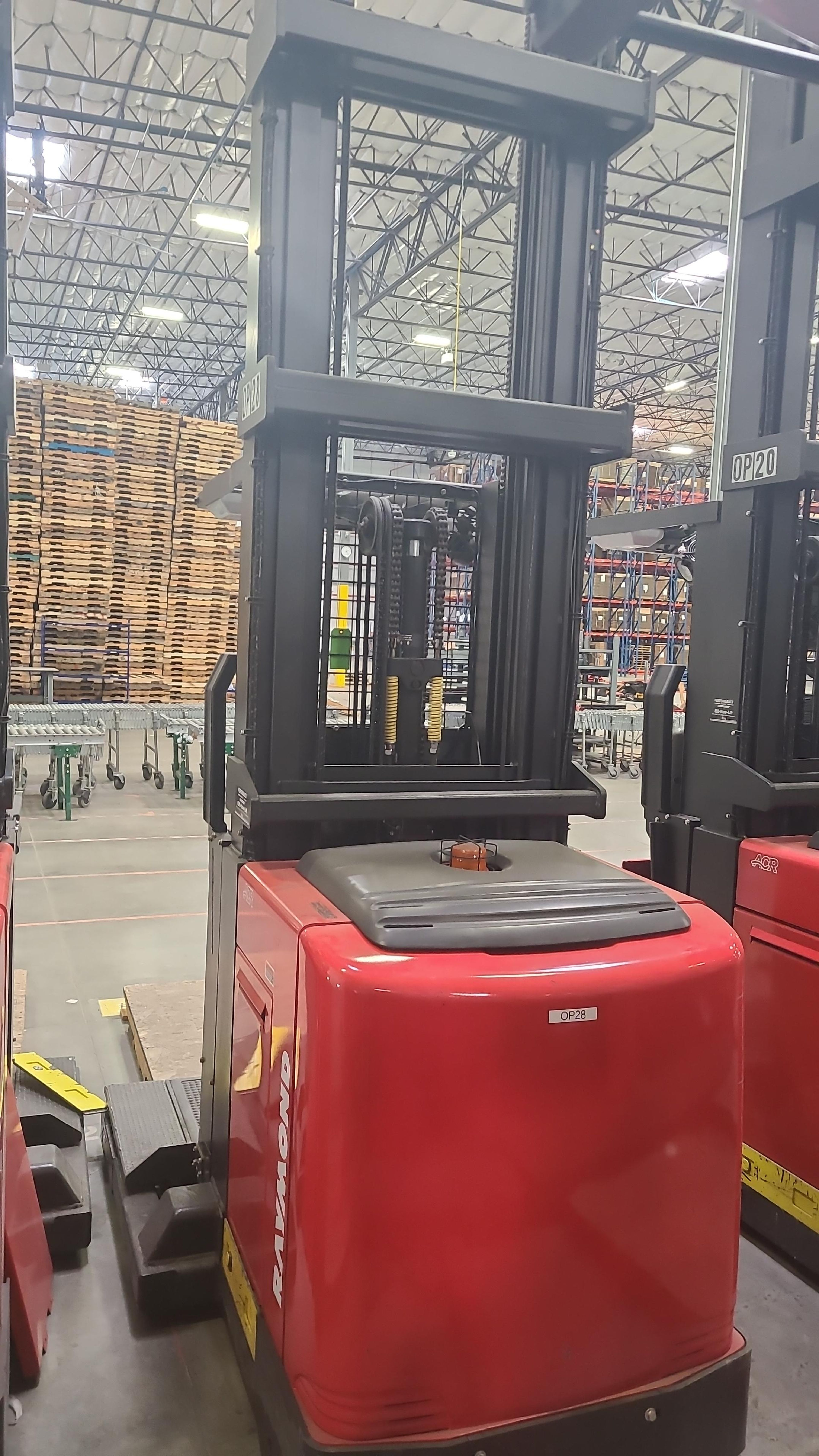 Raymond Order Picker - Wire Guided