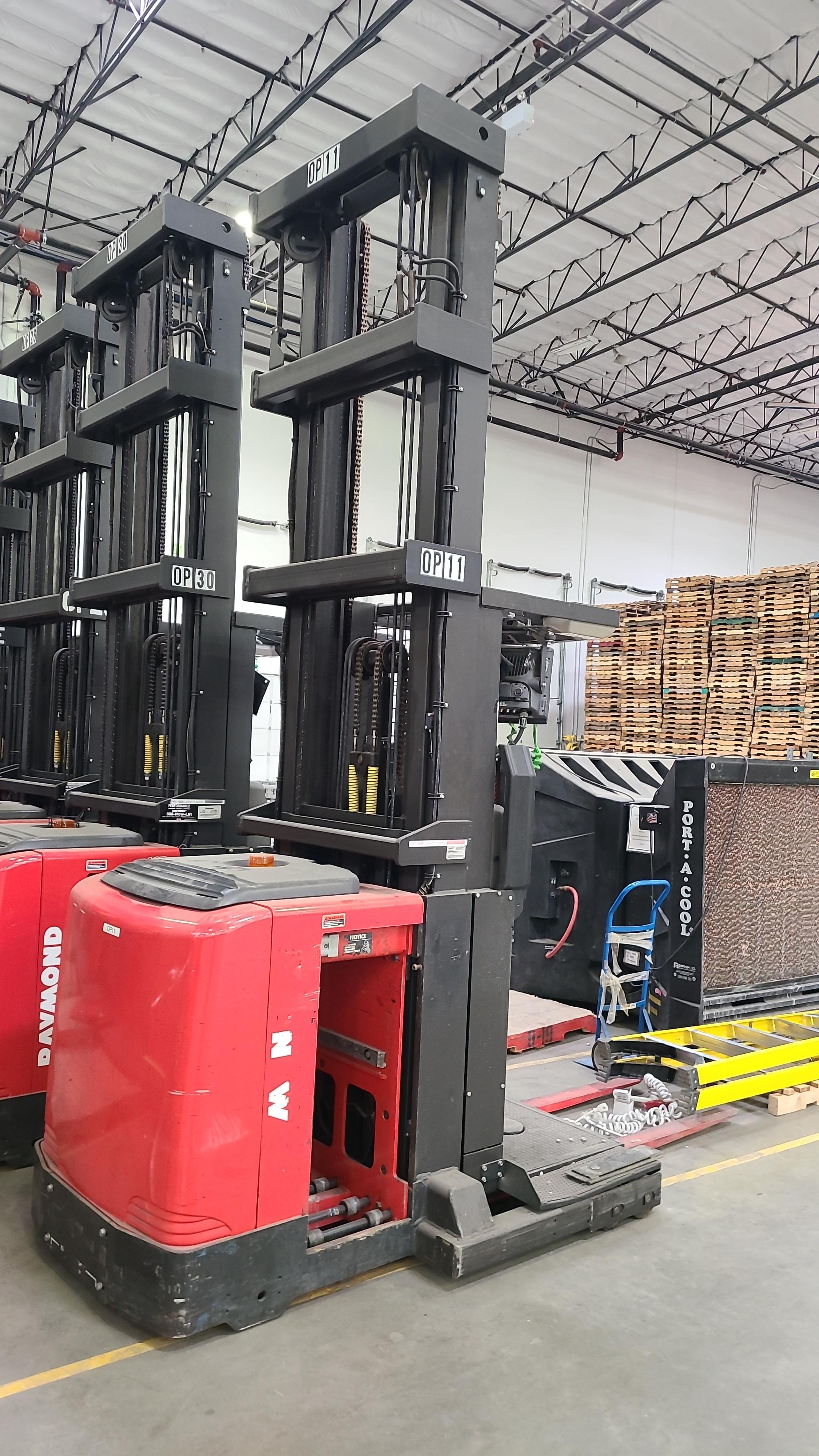 Raymond Order Picker - Wire Guided
