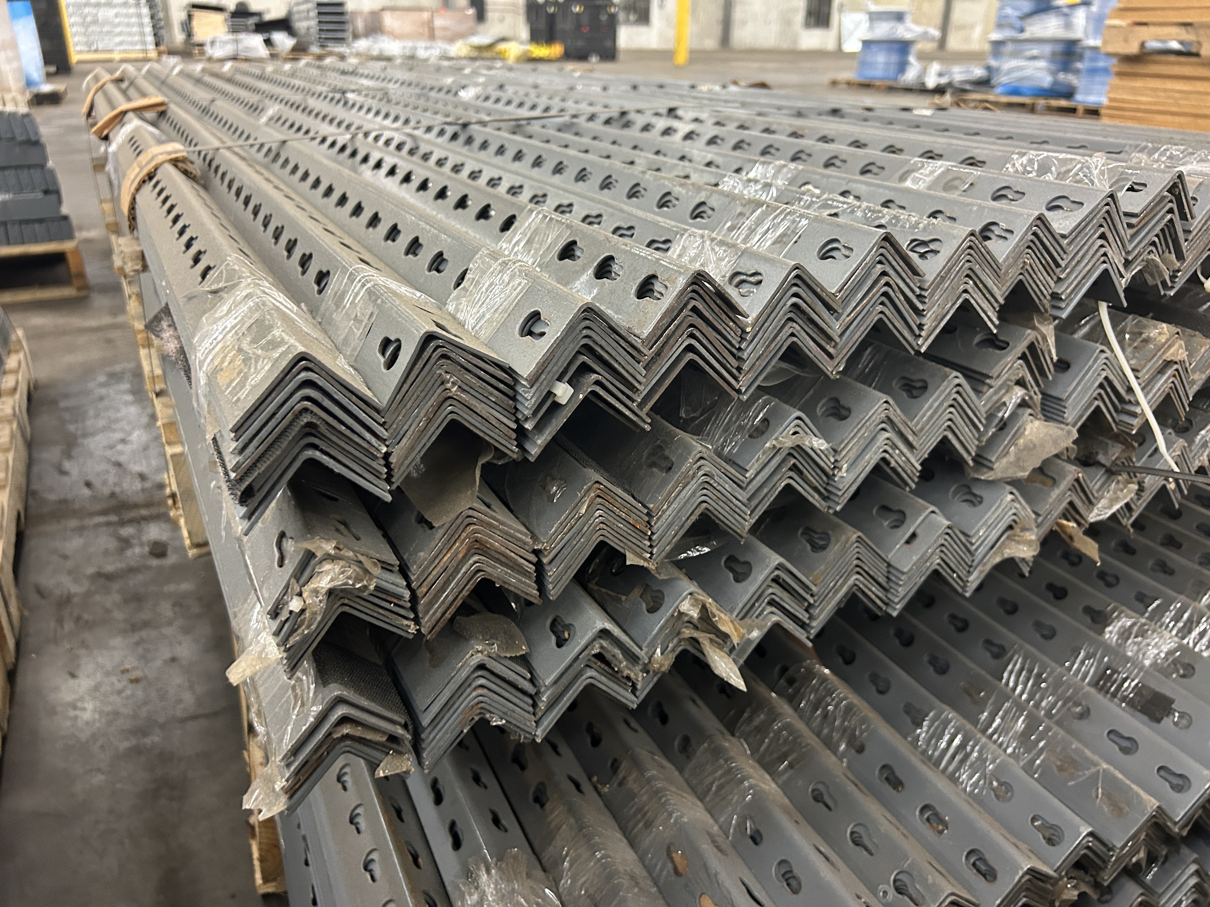 Riveted Shelving - Post - 7' x