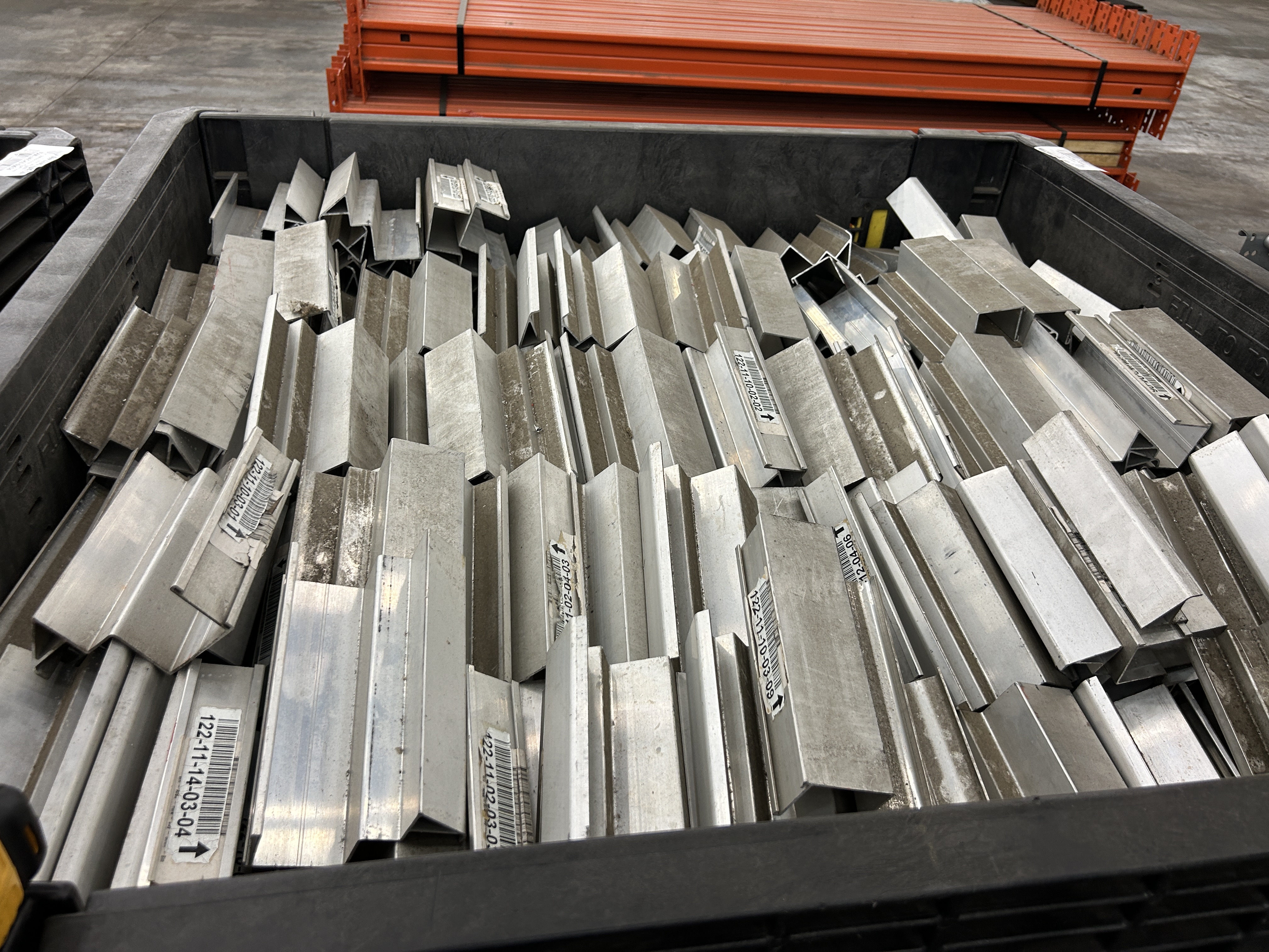 Carton Flow Bracket  - 7 1/2"