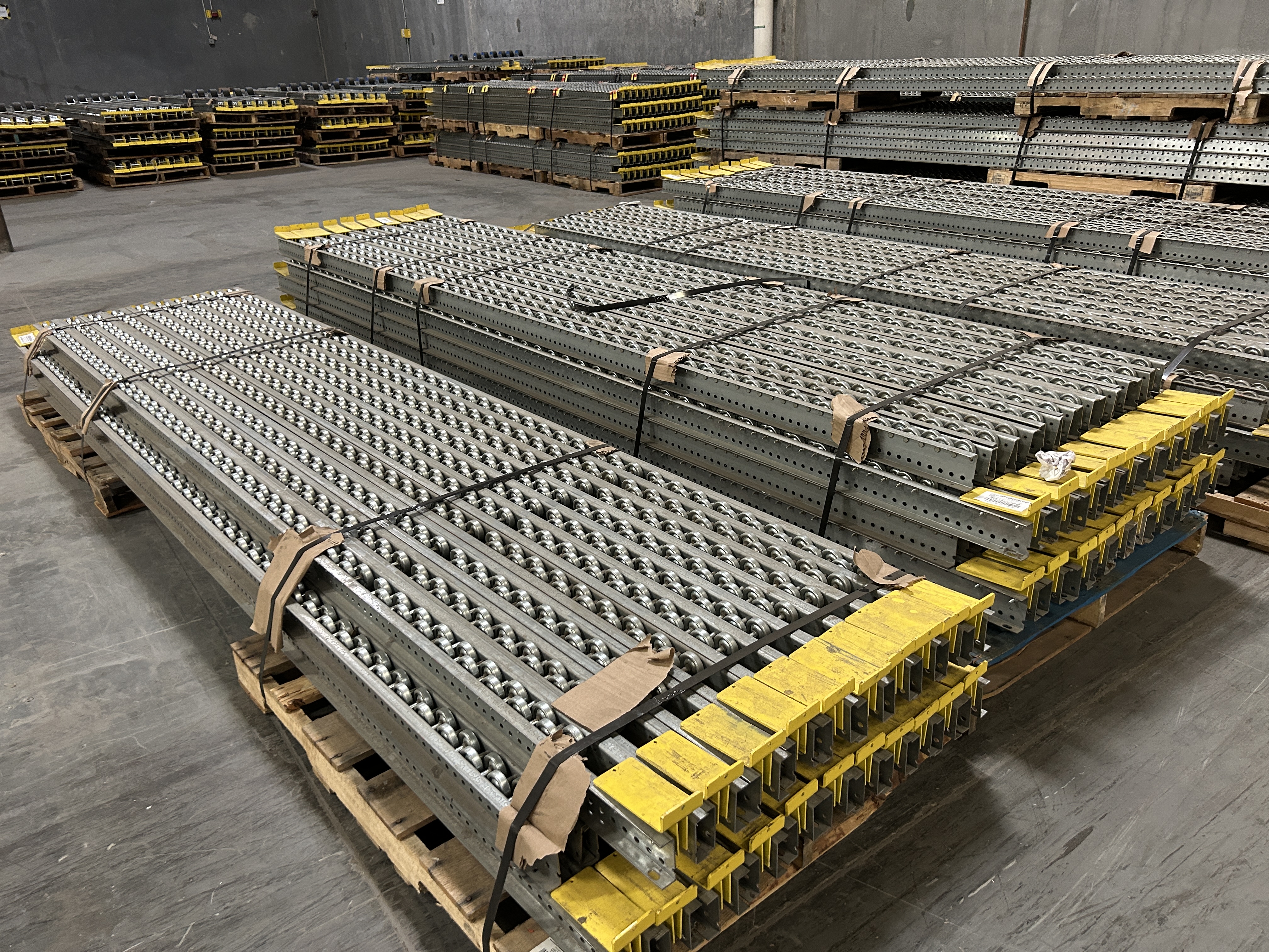 Pallet Flow - 146" x 3 1/2" -