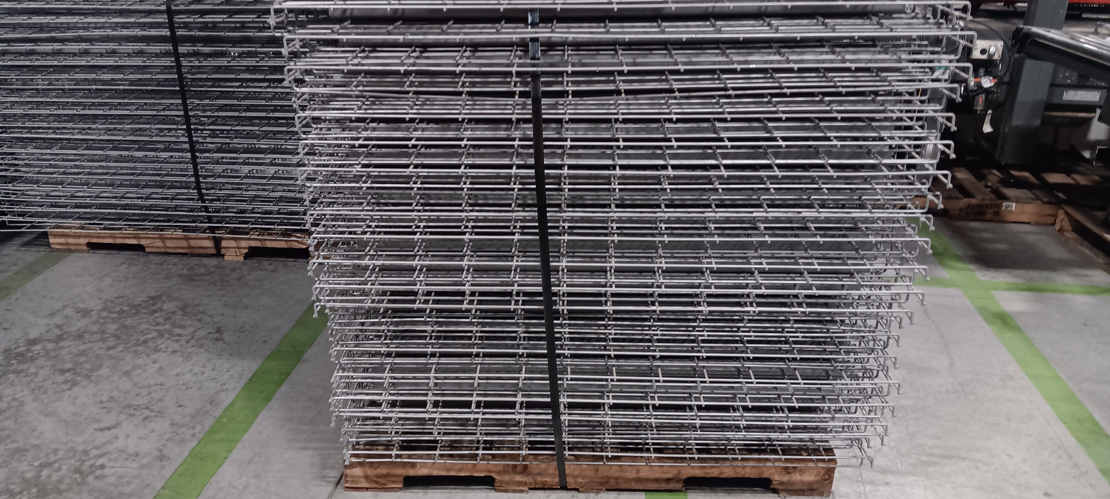 Wire Deck - 48" x 46" - Outside Waterfall - Document 3