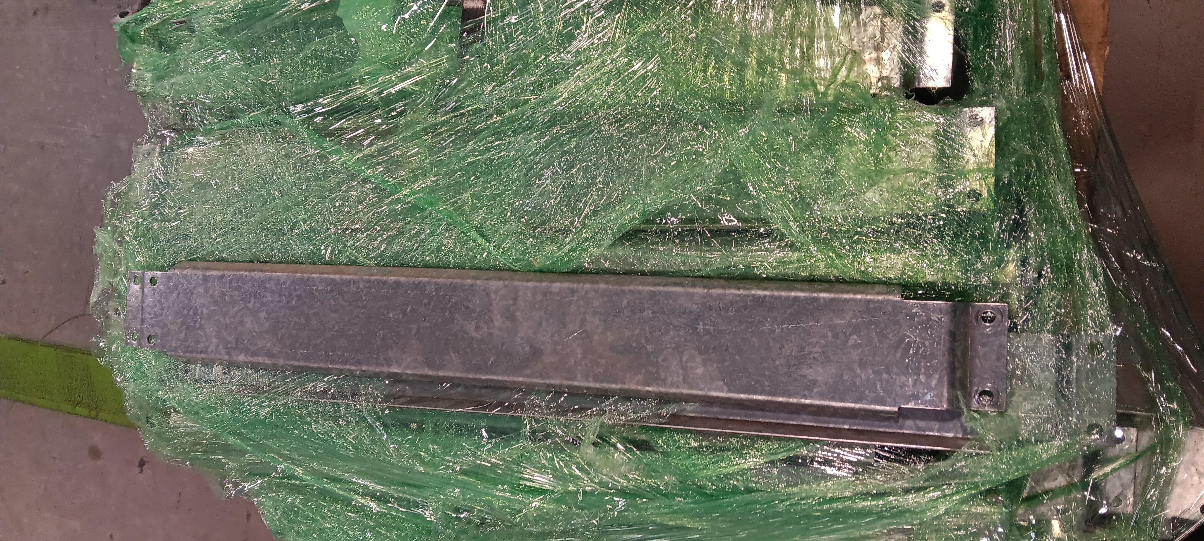 Row Spacer - 24" x 4"