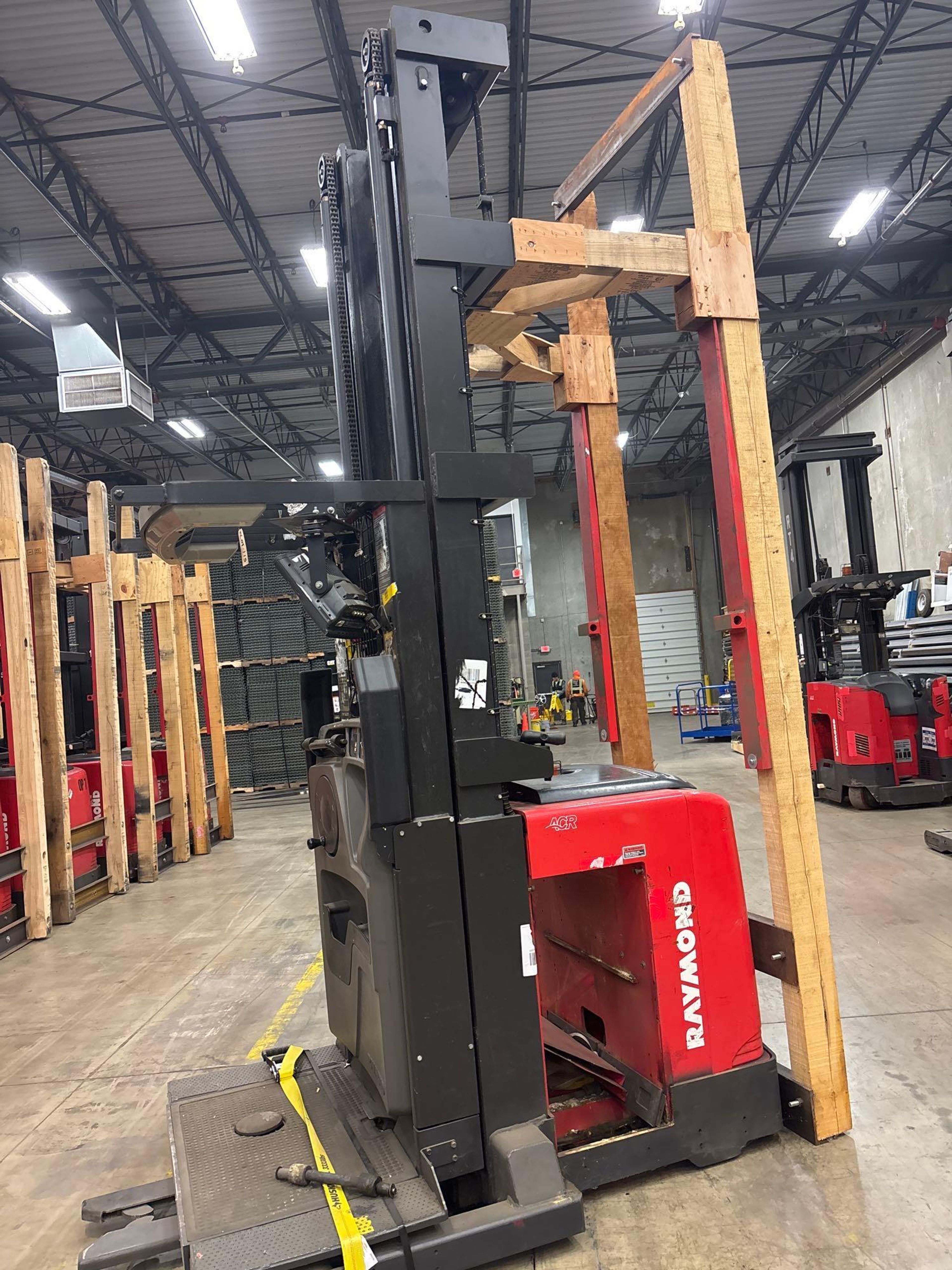 Raymond Order Picker - Wire Guided