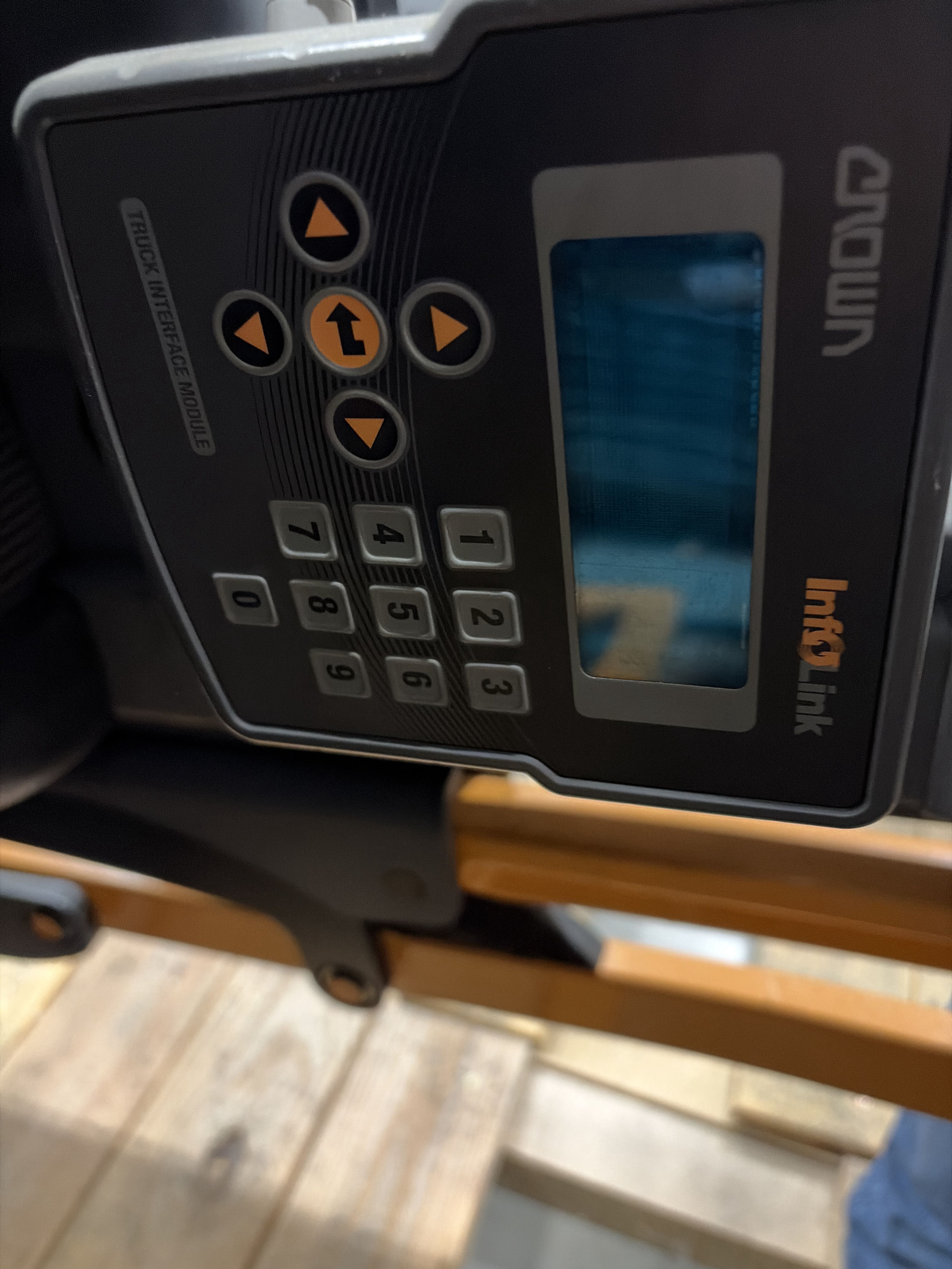 Crown TSP Turret Truck - Document 11