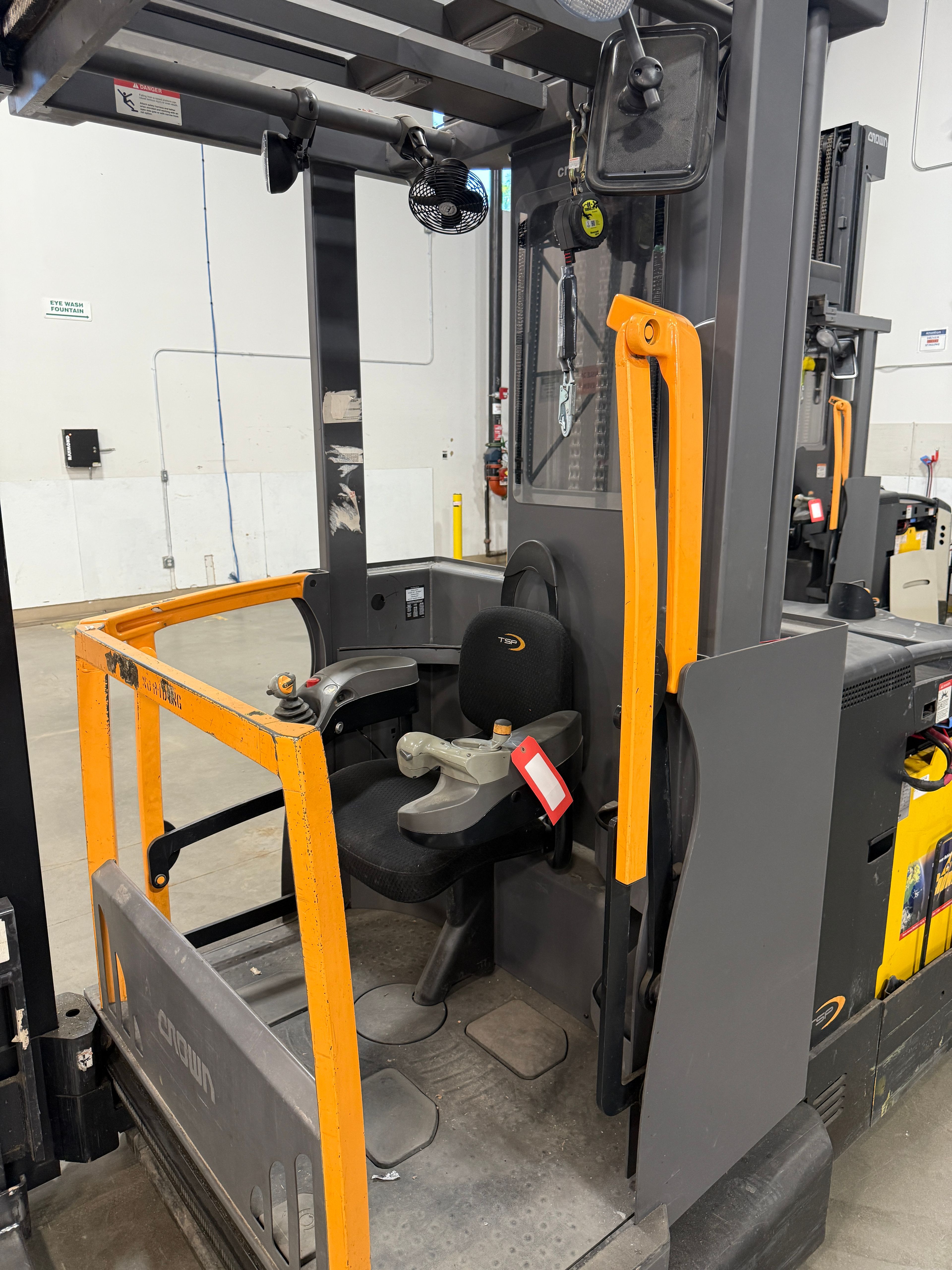 Crown TSP6000-30 Electric Turret Truck Forklift - Document 7