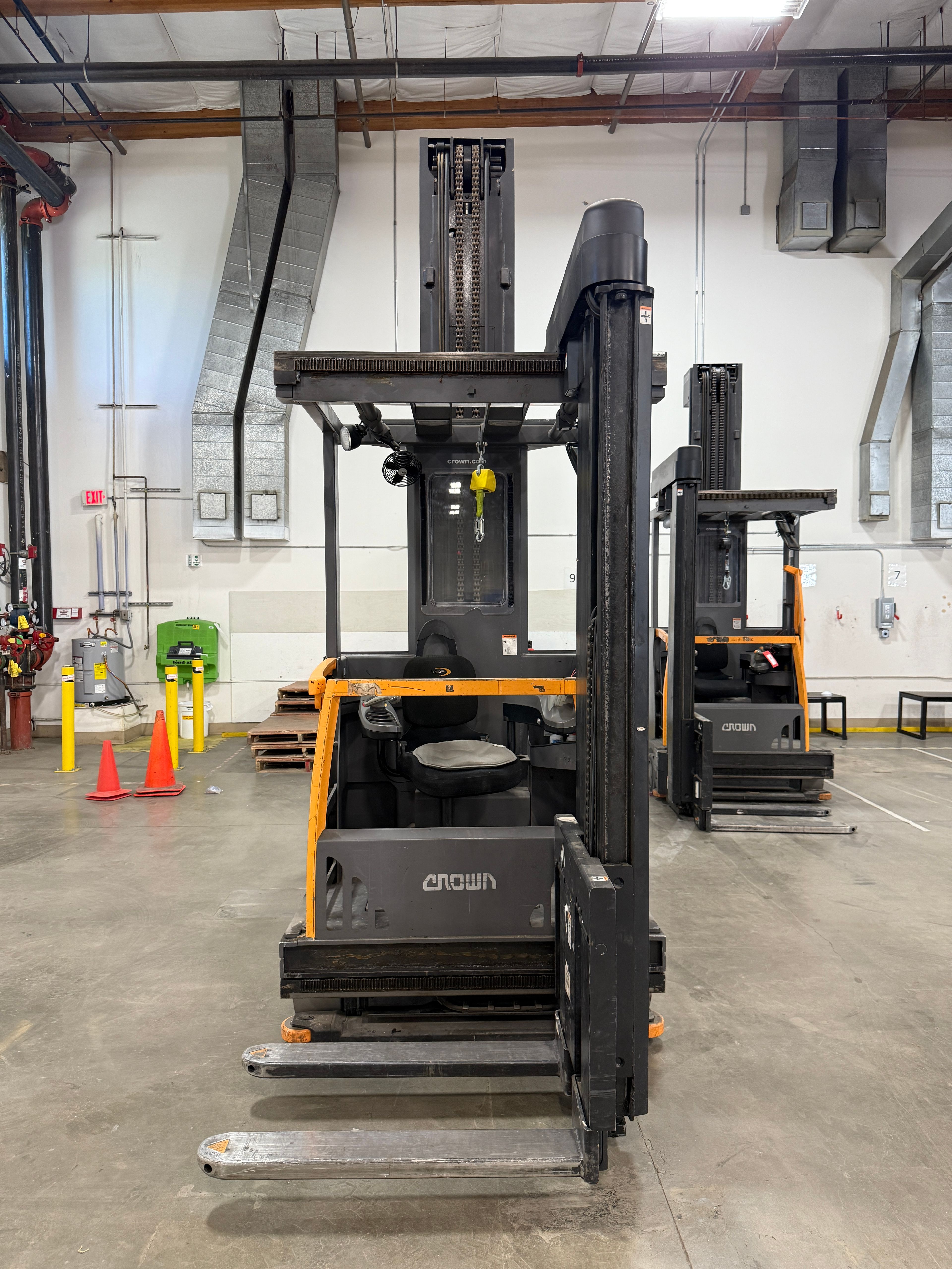 Crown TSP6000-30 Turret Truck - 3000 lb Capacity Very Narrow Aisle Forklift - Document 6