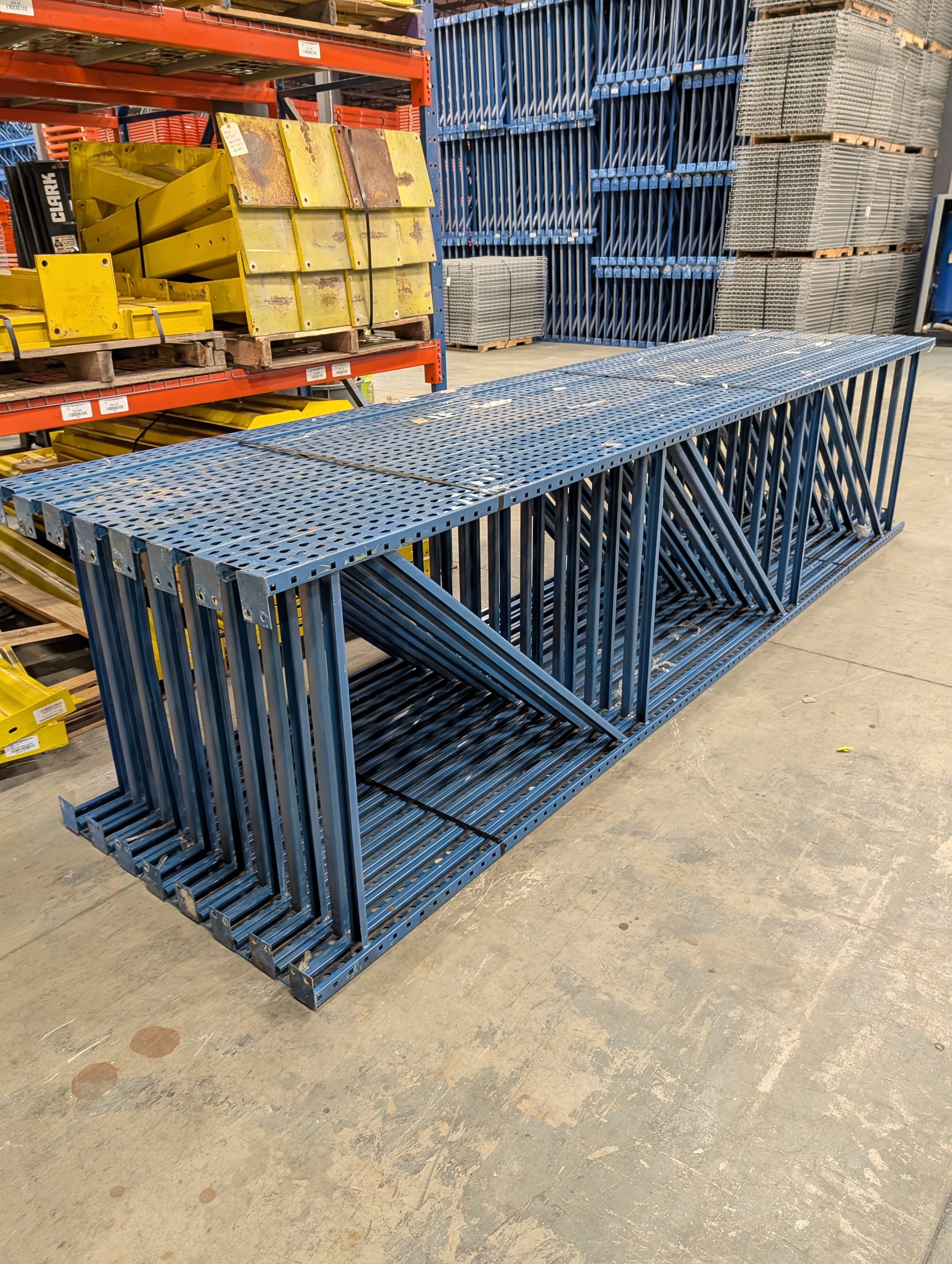 Upright Frame - 42" x 15' - Teardrop