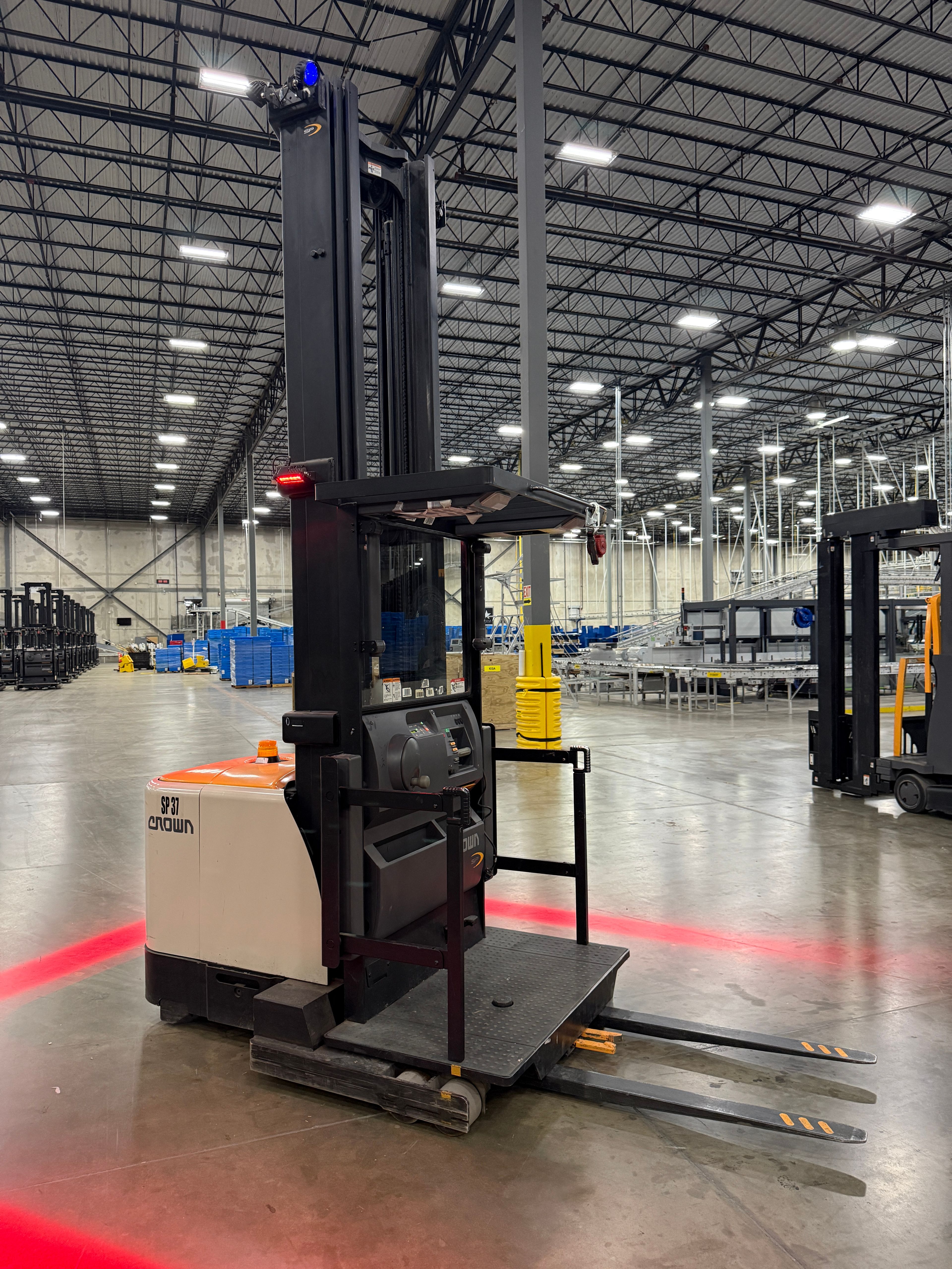 Crown Order Picker - SP-4000
