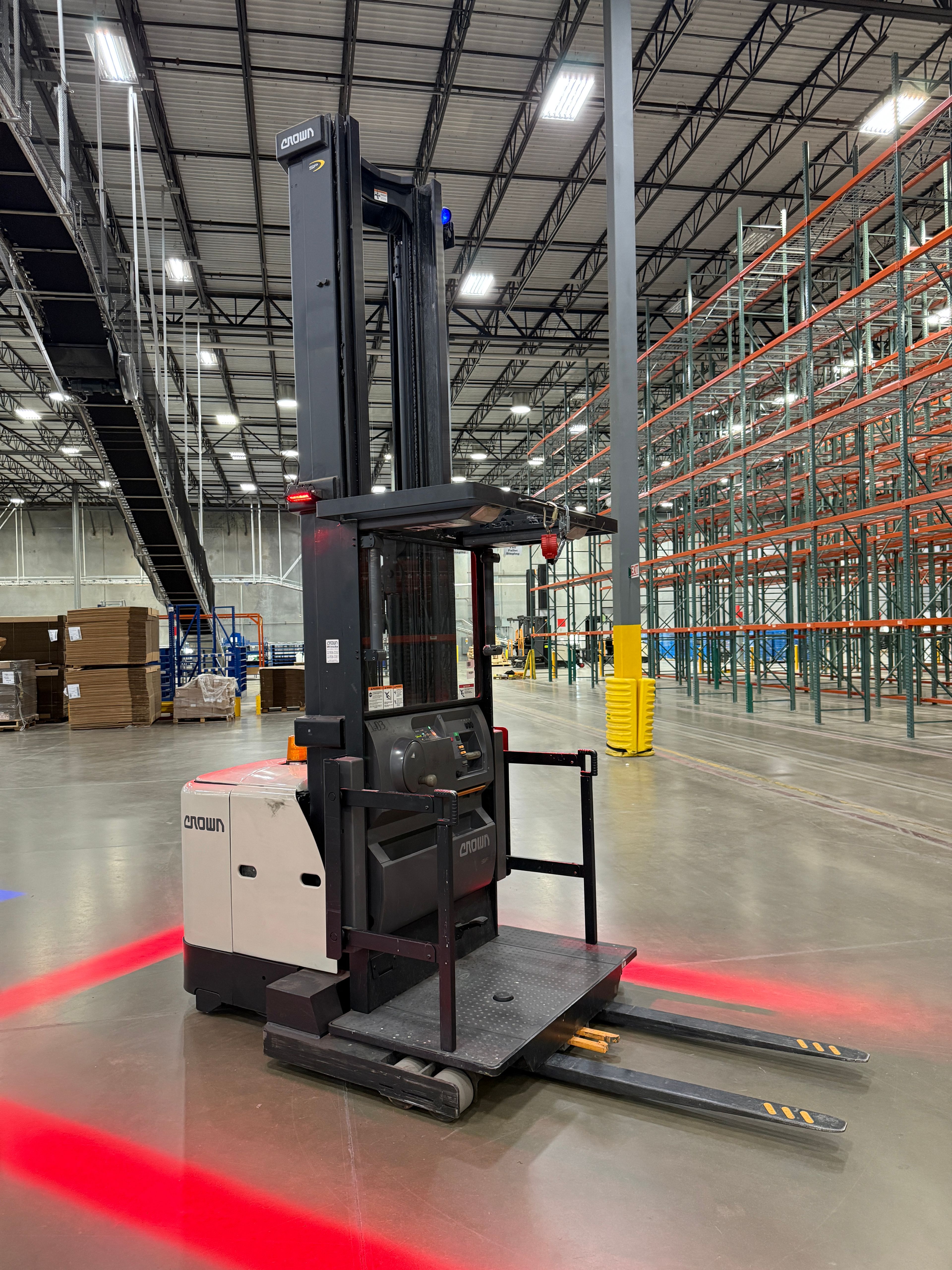 Crown Order Picker - SP-3500
