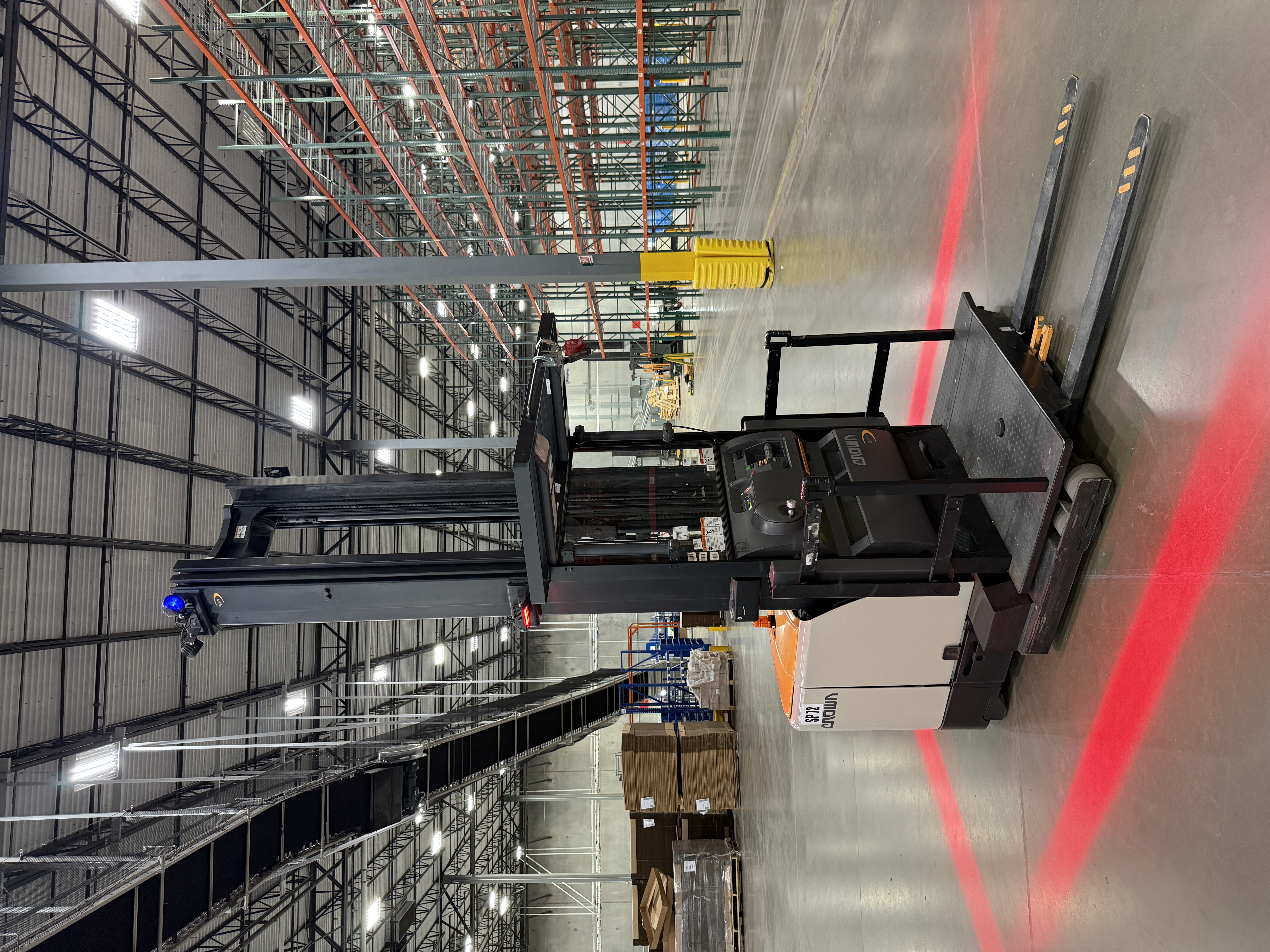 Crown Order Picker - SP-4000
