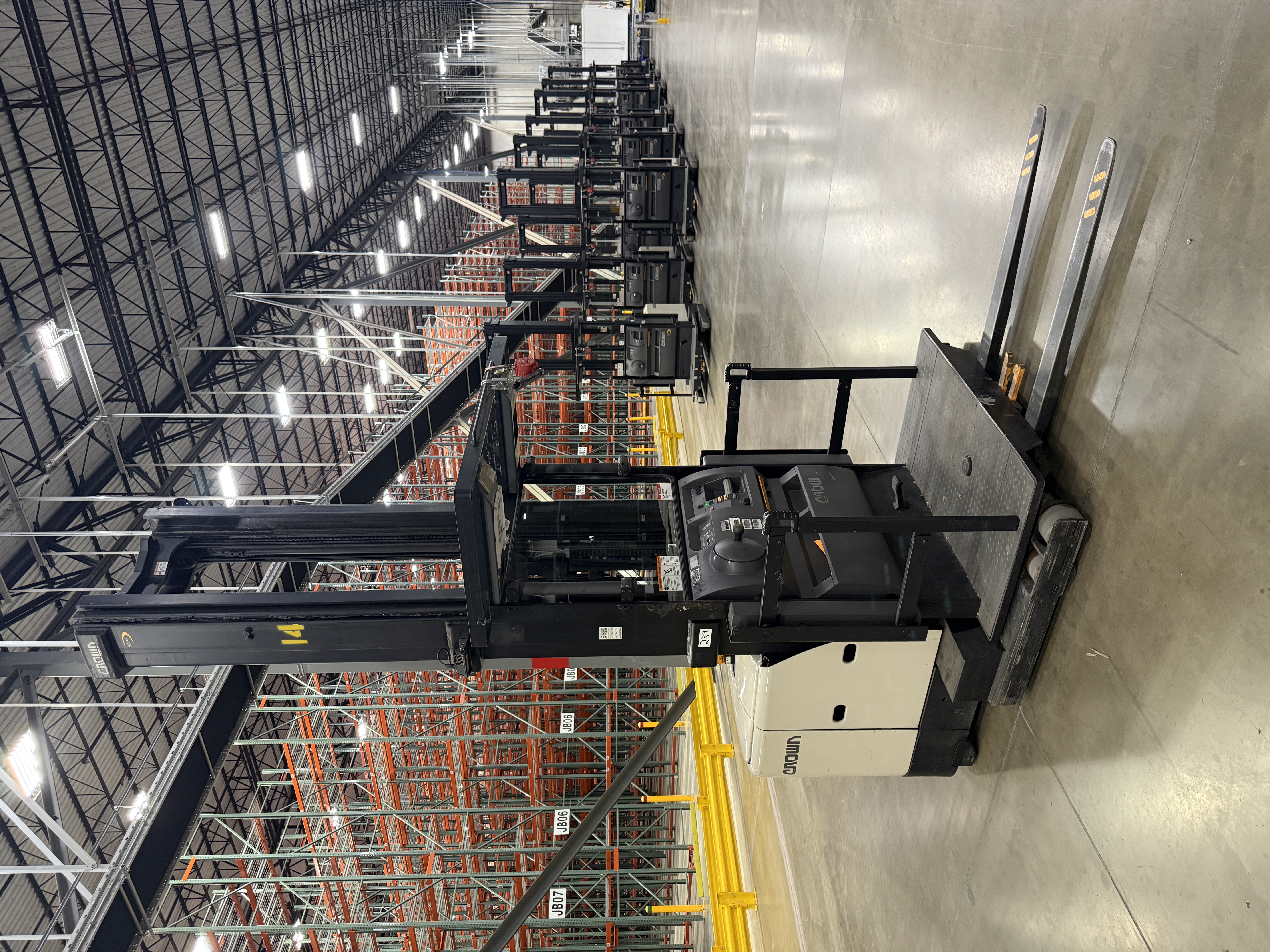 Crown Order Picker - SP-3500