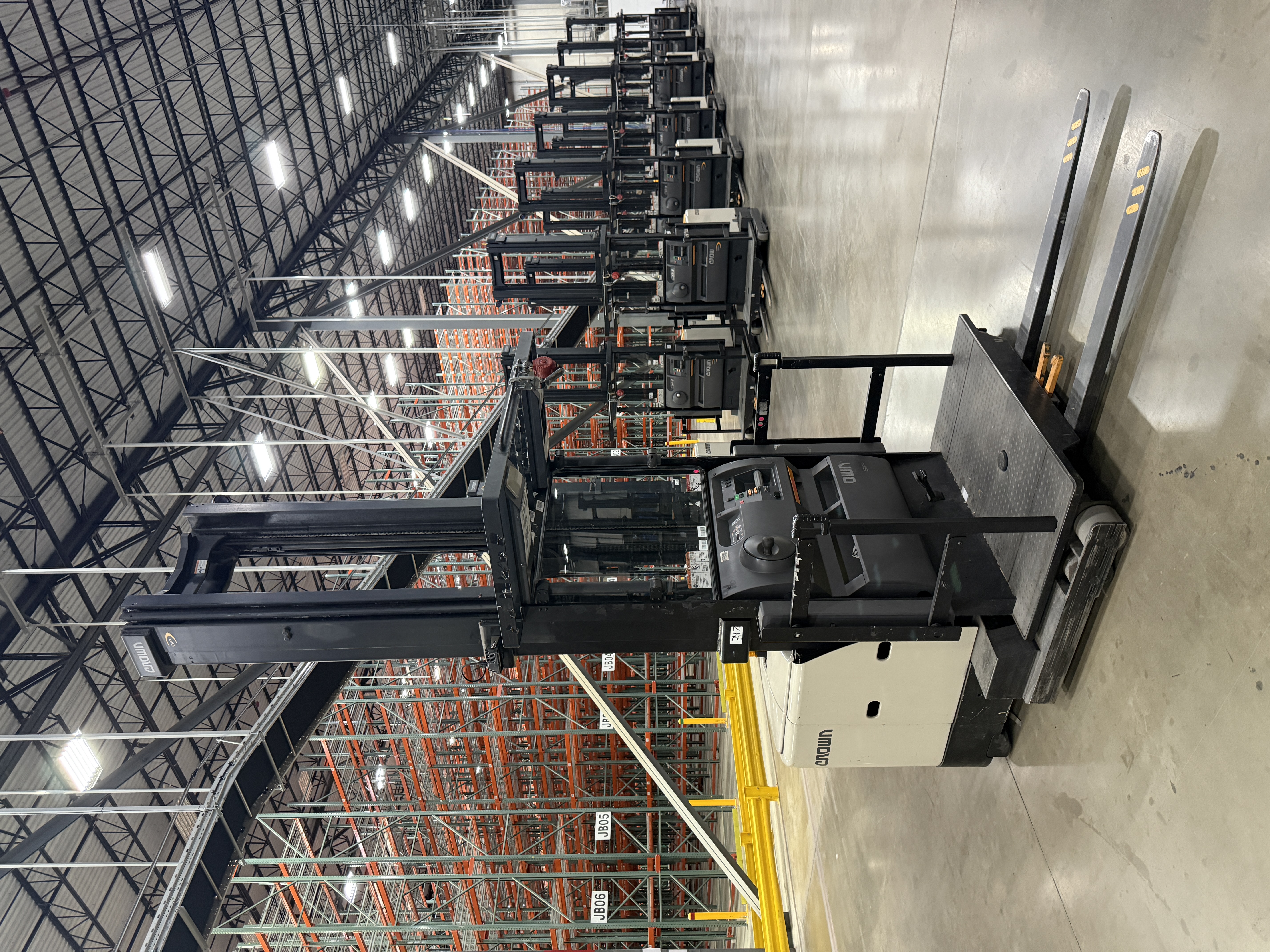 Crown Order Picker - SP-3500