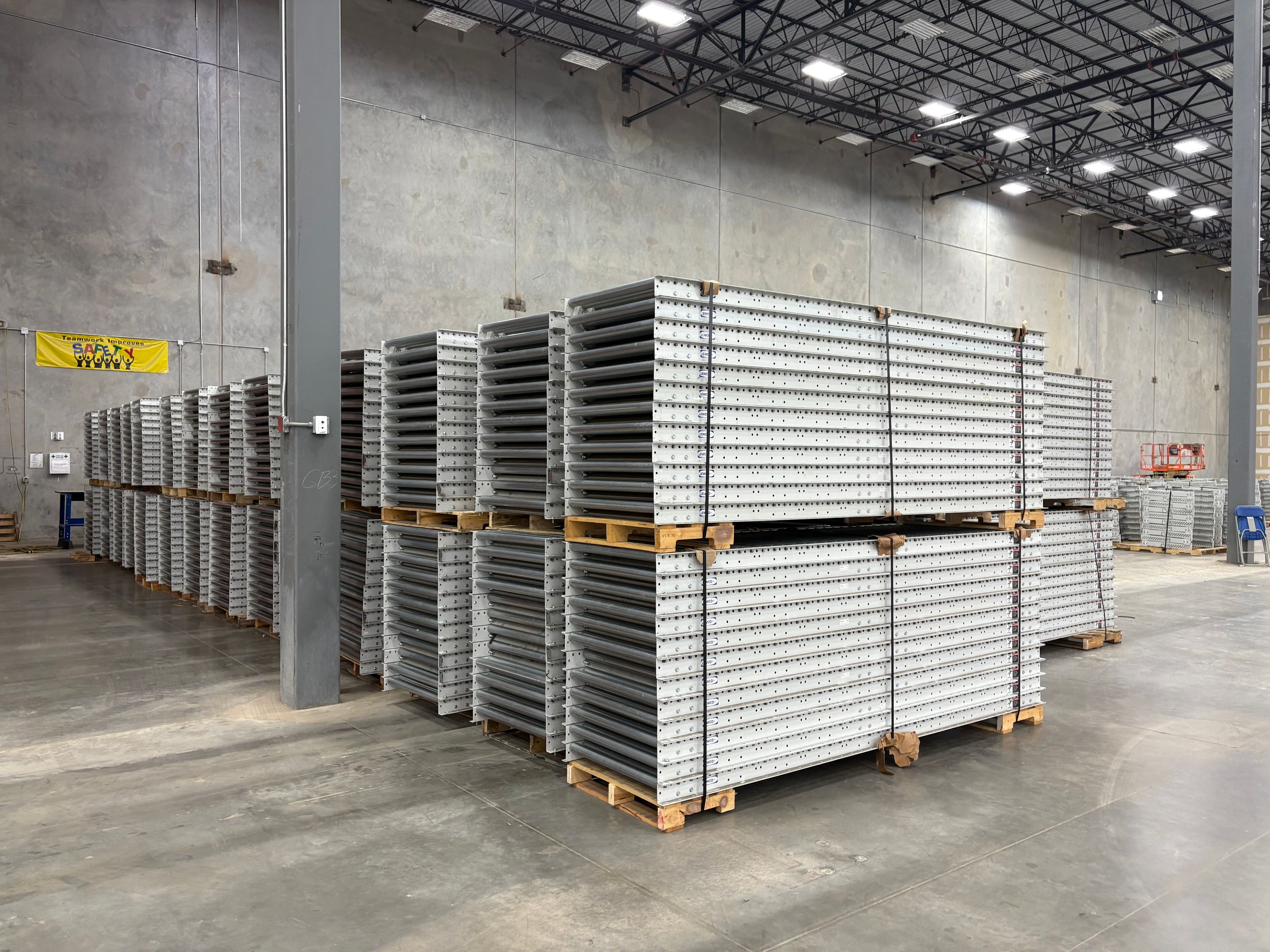 Lewcon Gravity Conveyor - 10' x 31"