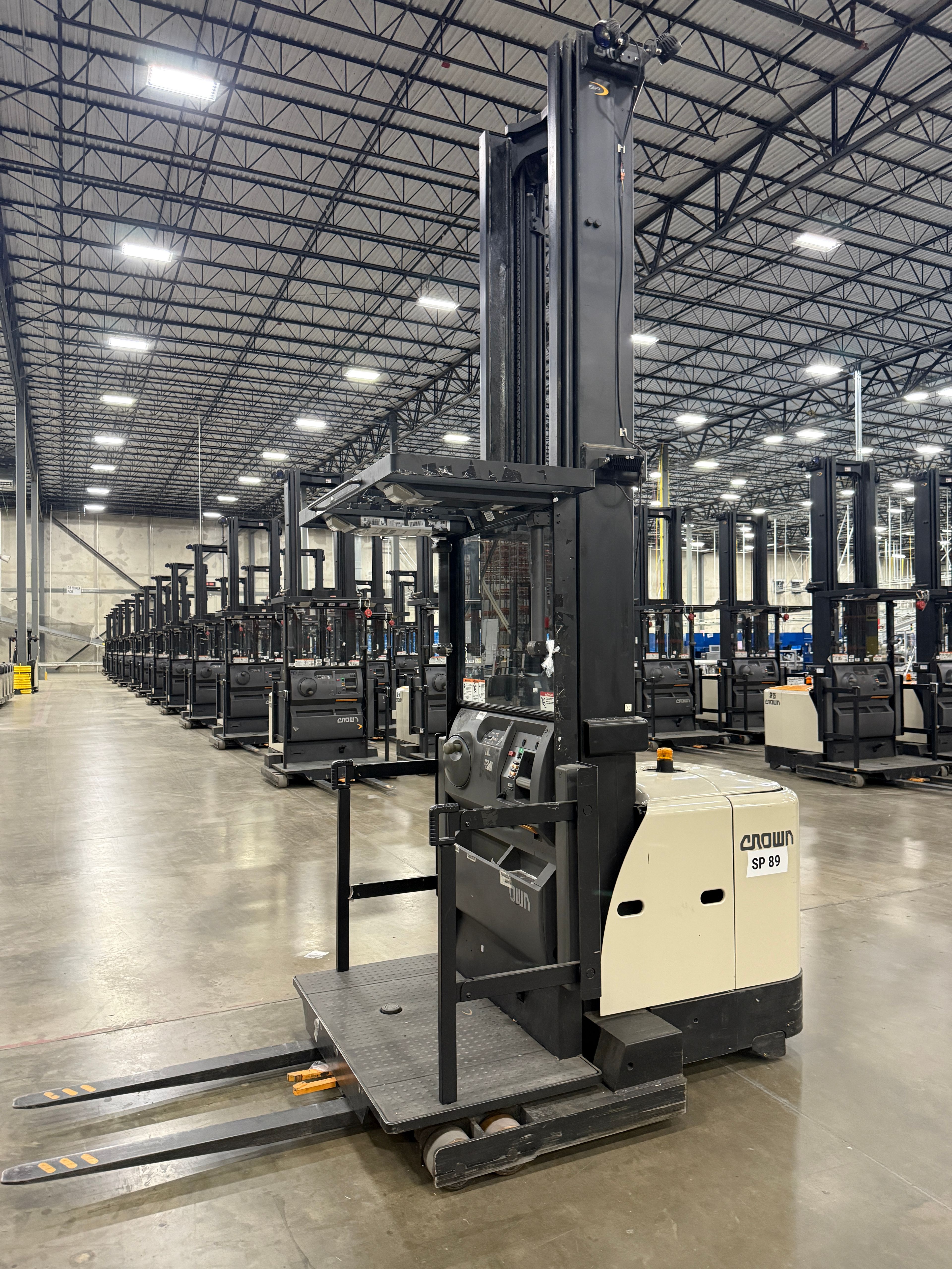 Crown Order Picker - SP-3500