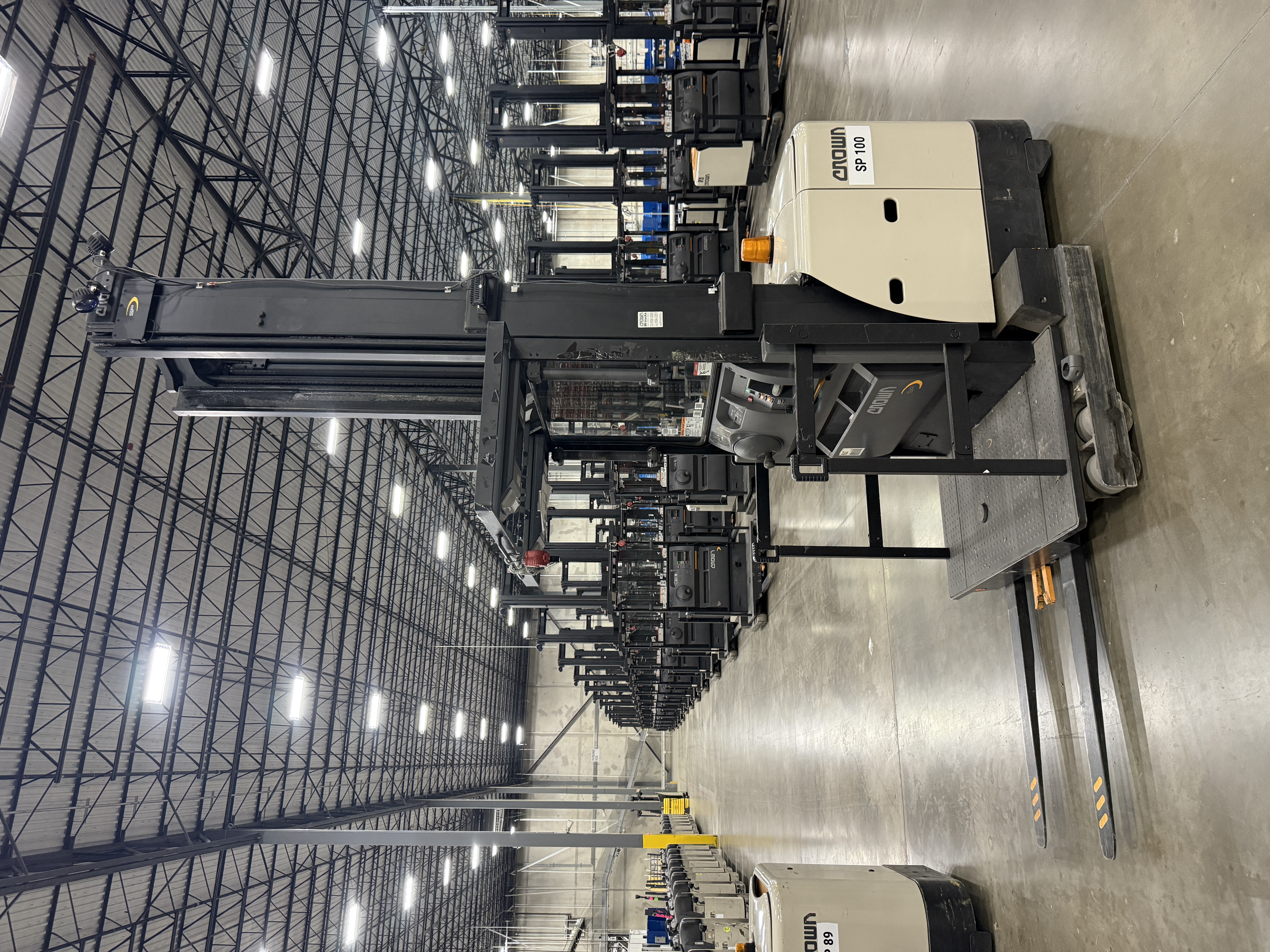 Crown Order Picker - SP-3500