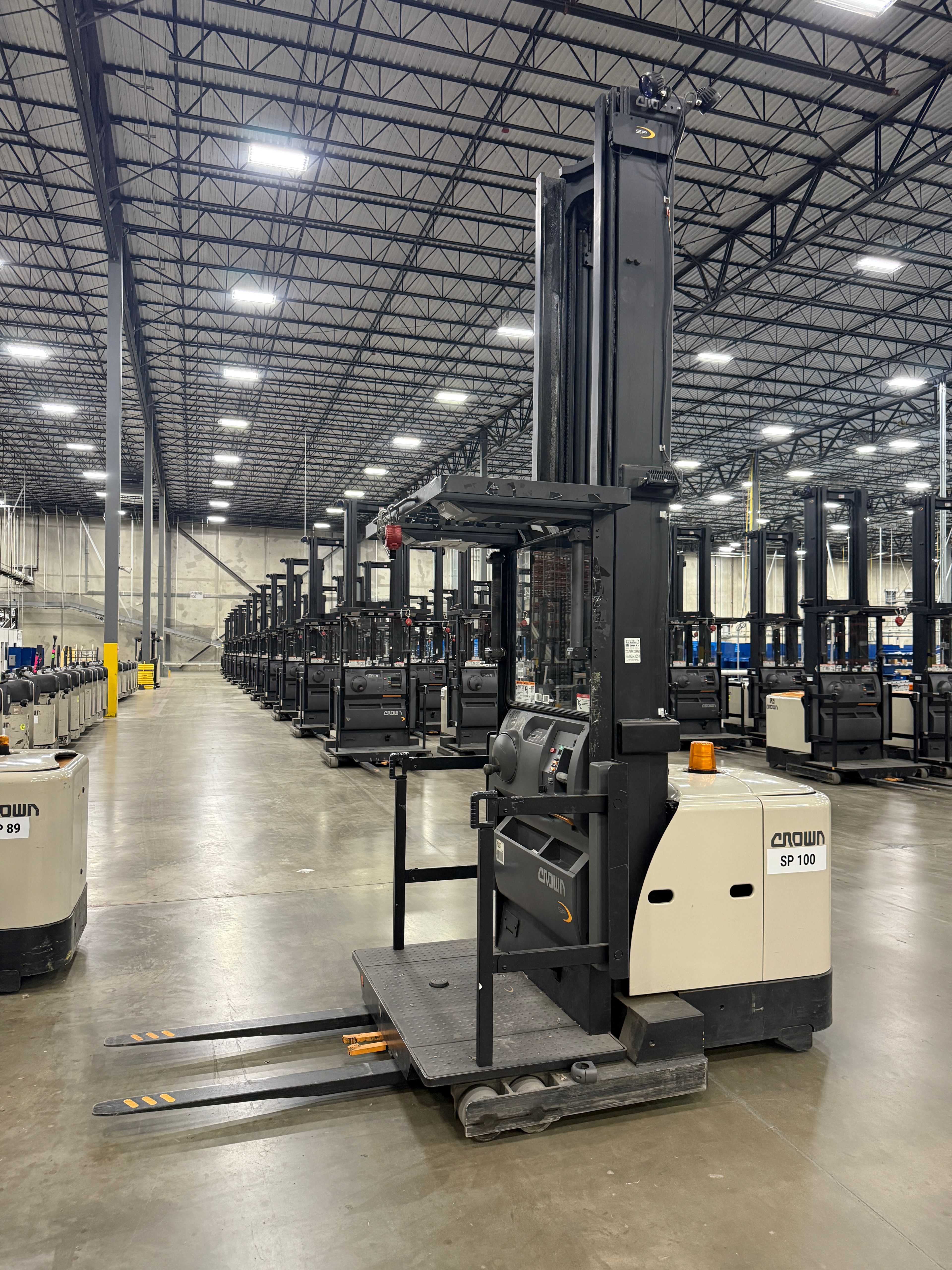 Crown Order Picker - SP-3500