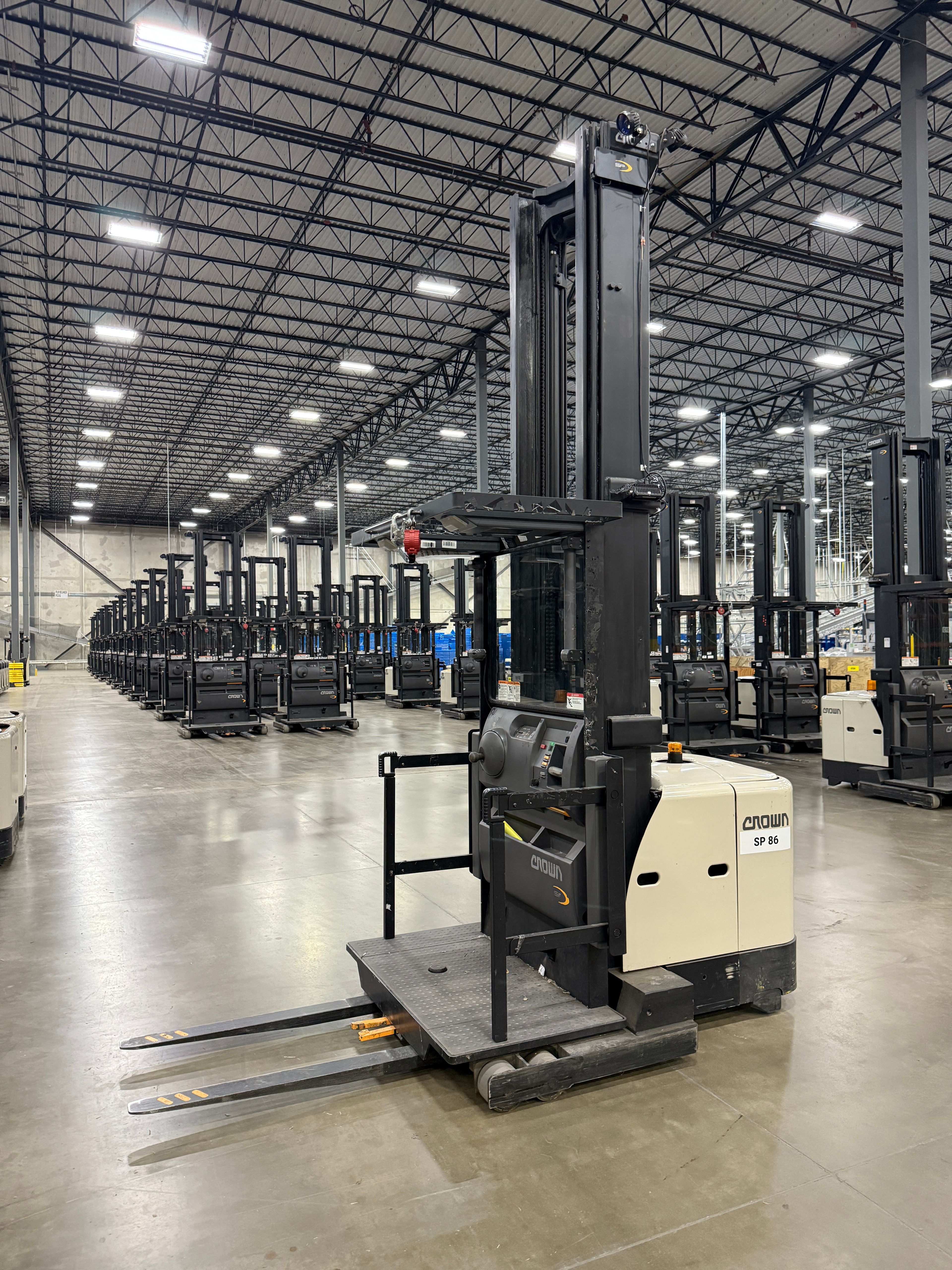Crown Order Picker - SP-3500