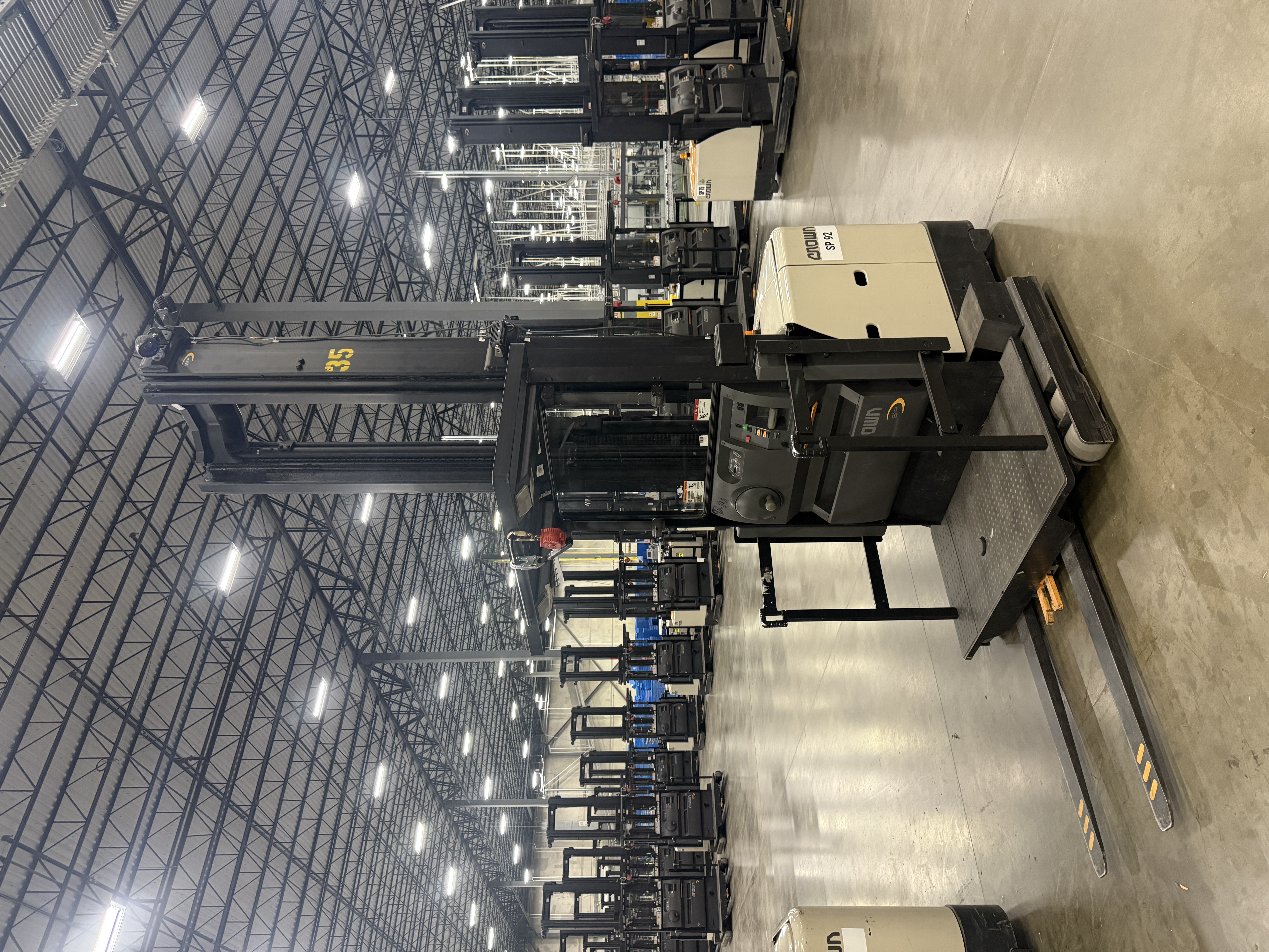 Crown Order Picker - SP-3500