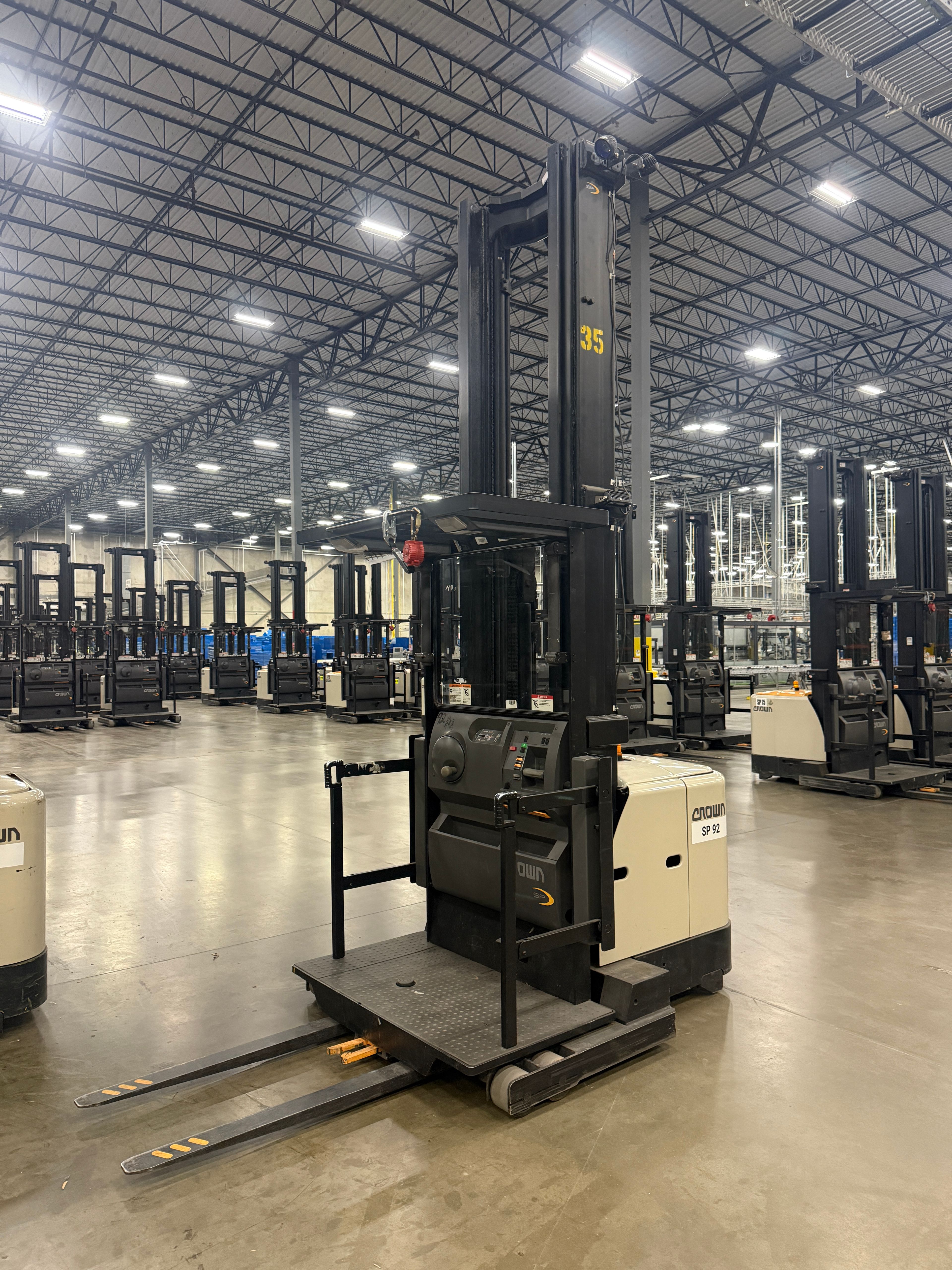 Crown Order Picker - SP-3500