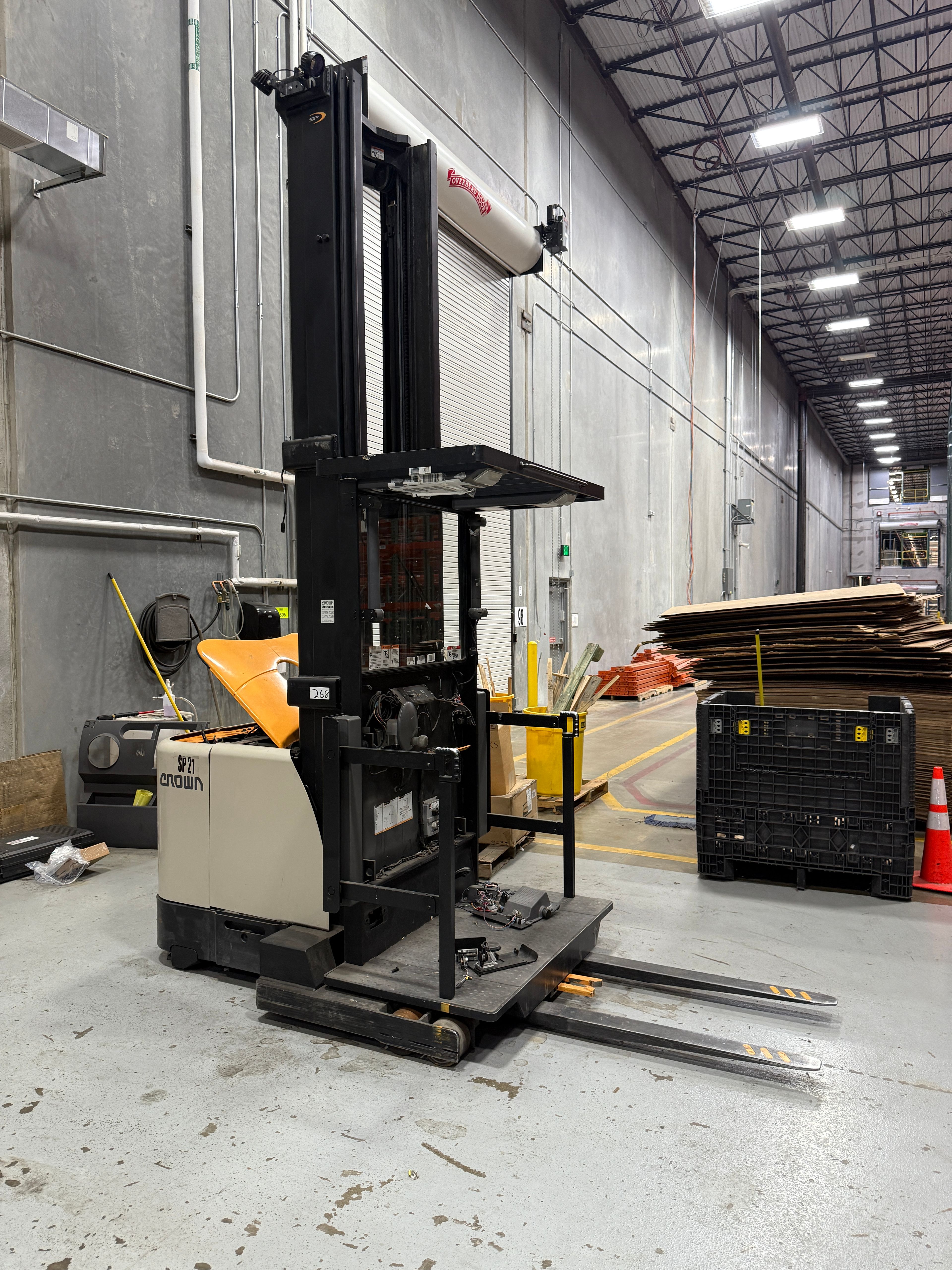Crown Order Picker - SP-4000 - Travel Disabled - Maitenance