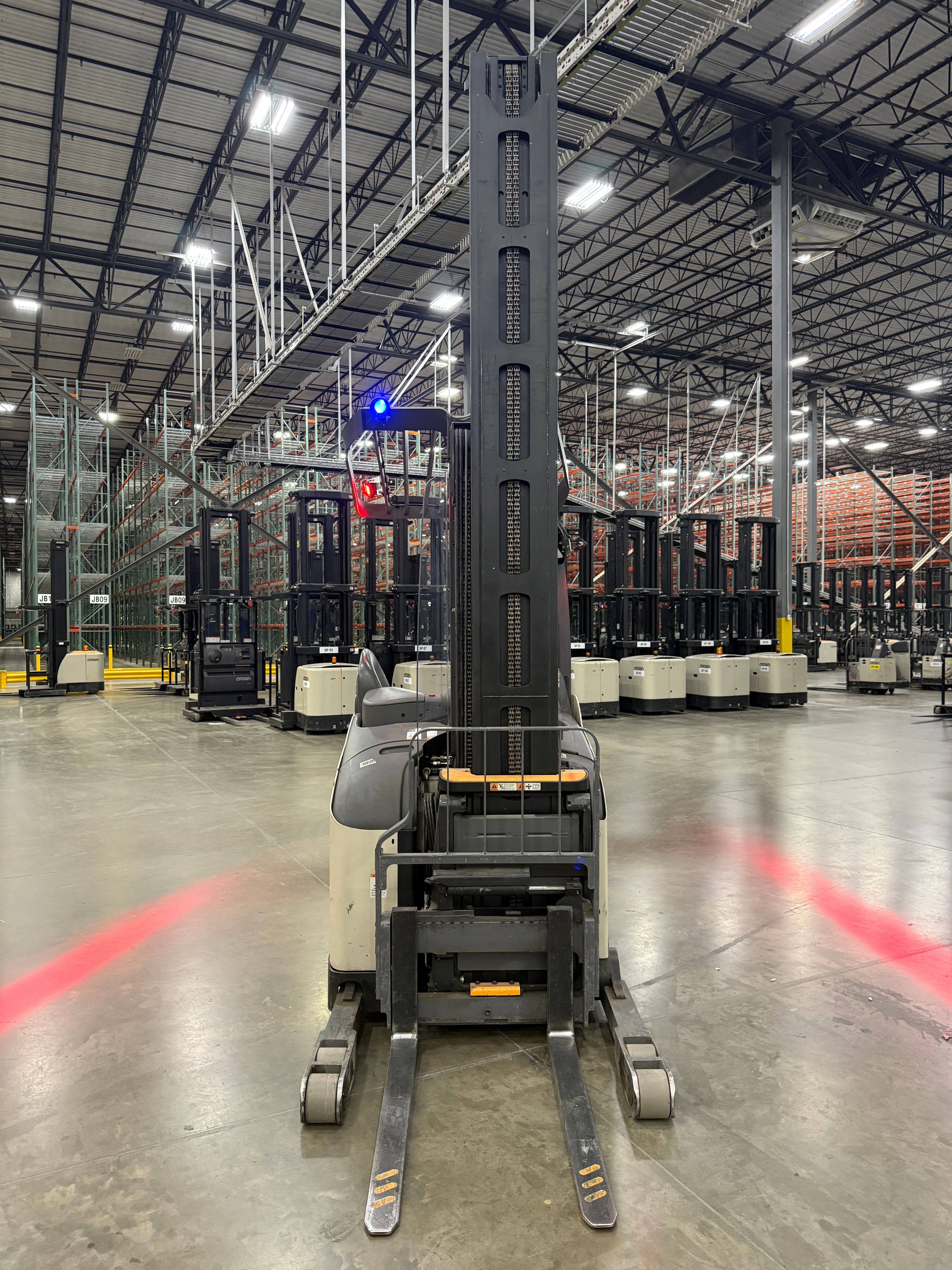 Crown Reach Truck - RM-6000 - Document 6
