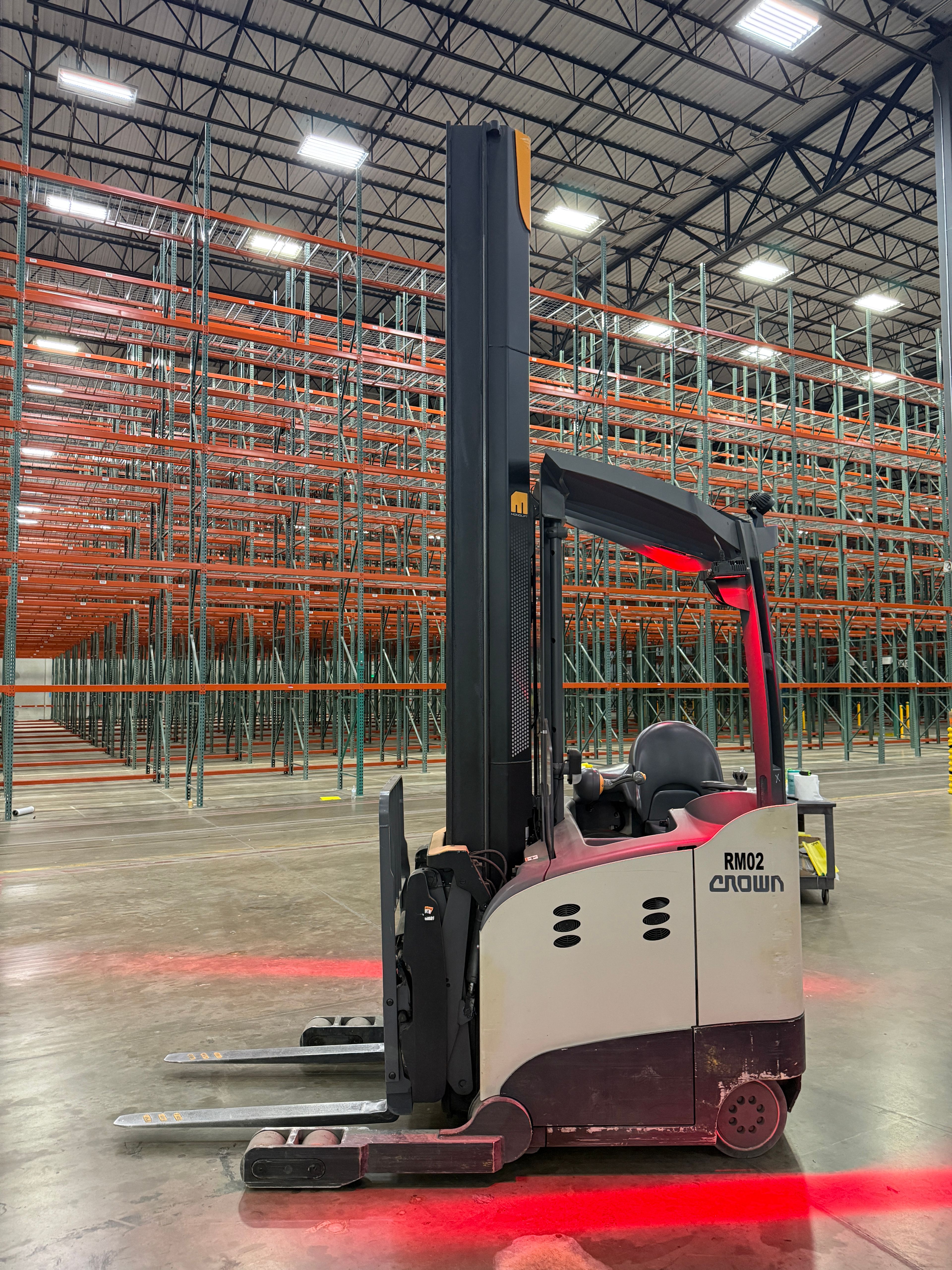 Crown Reach Truck - RM-6000 - Document 5