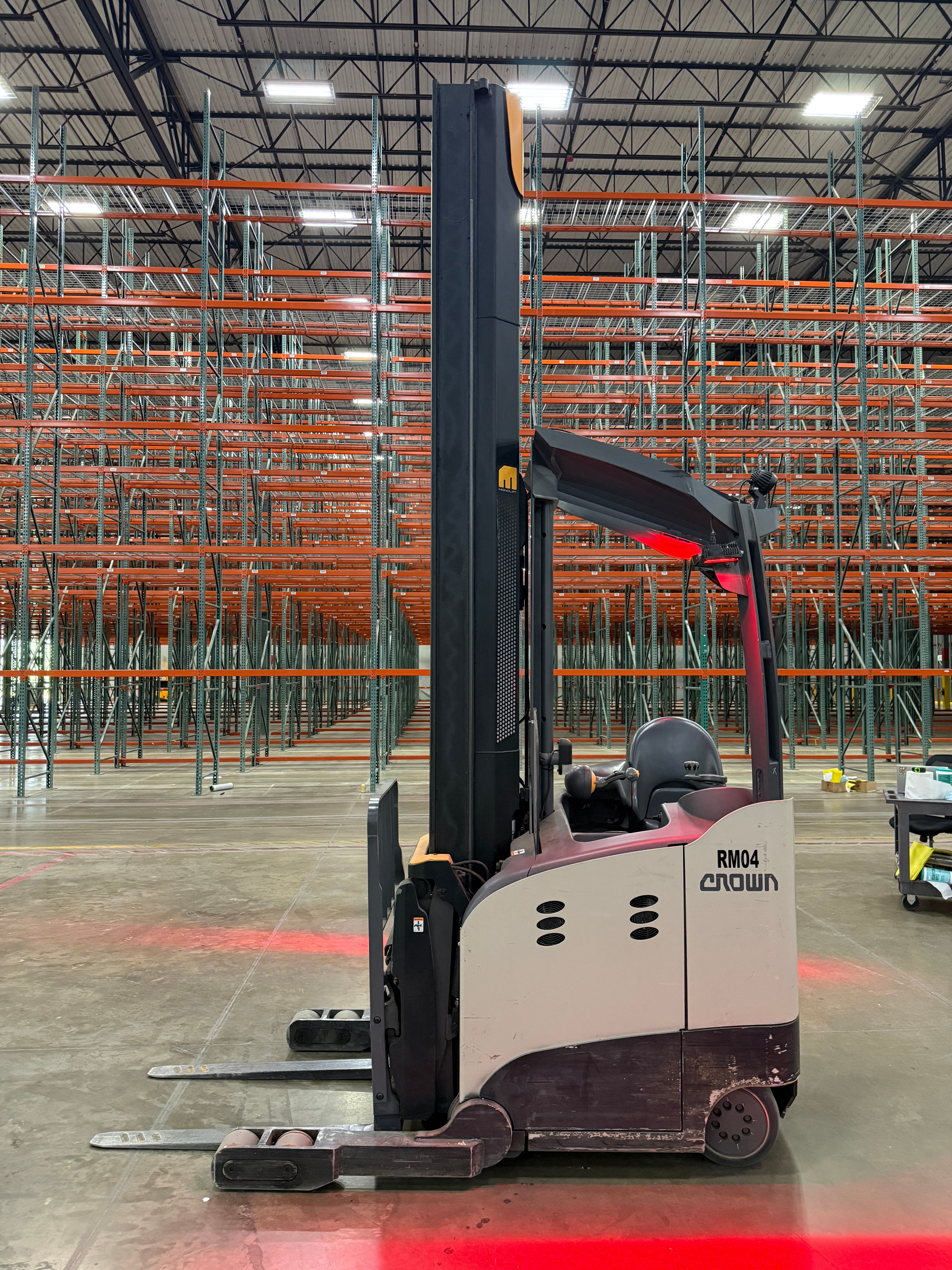 Crown Reach Truck - RM-6000 - Document 5