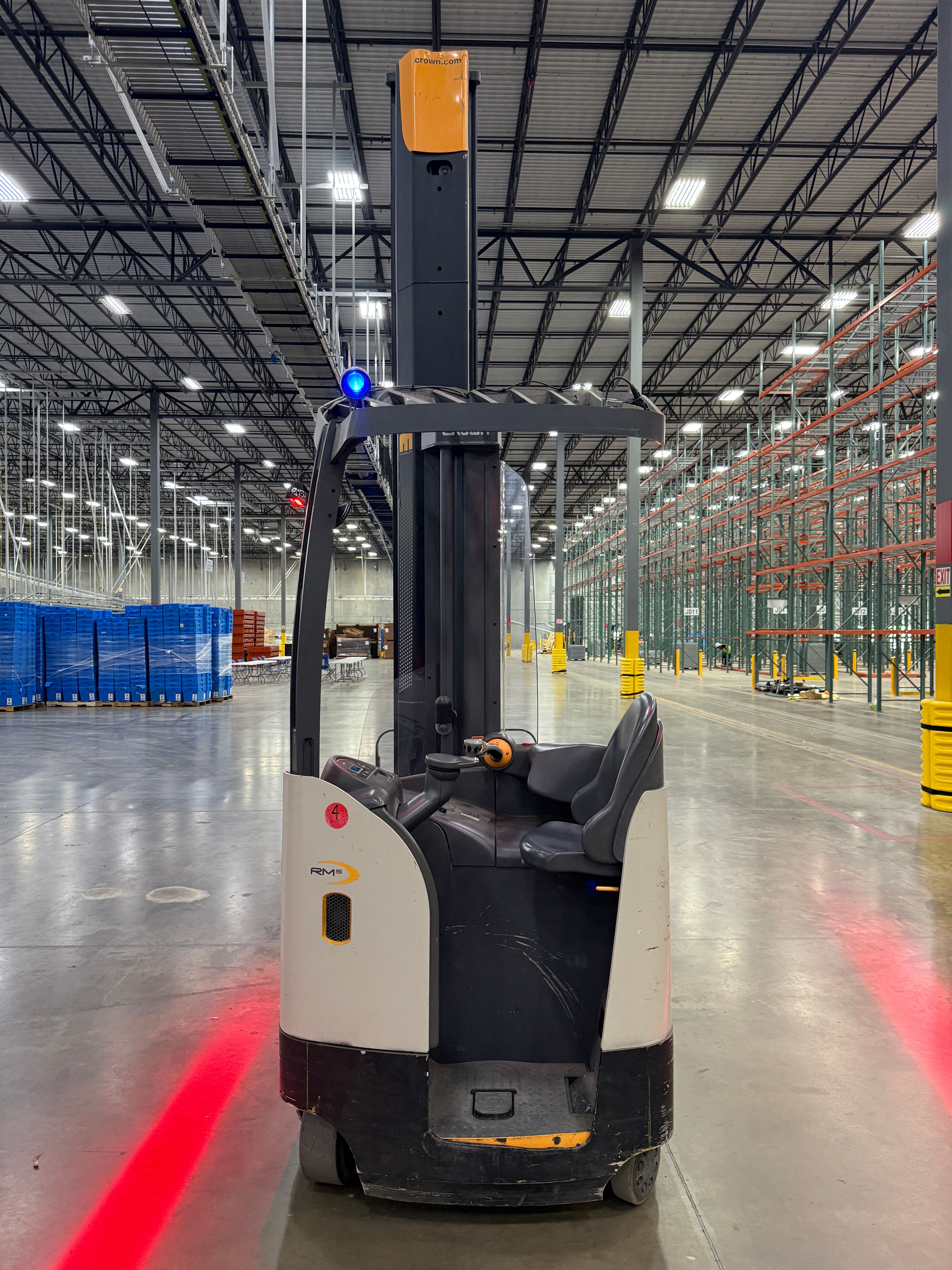 Crown Reach Truck - RM-6000 - Document 3