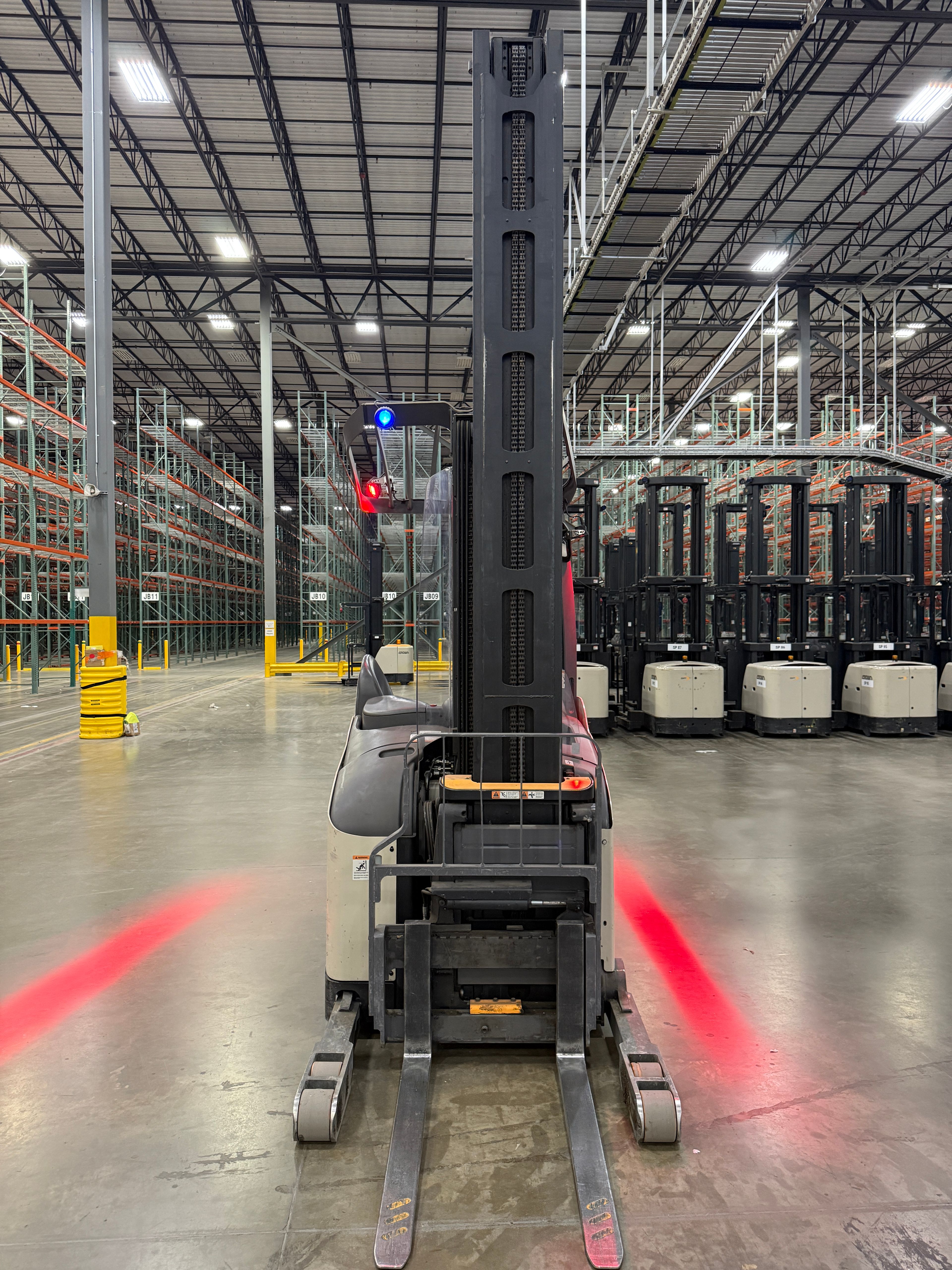 Crown Reach Truck - RM-6000 - Document 6