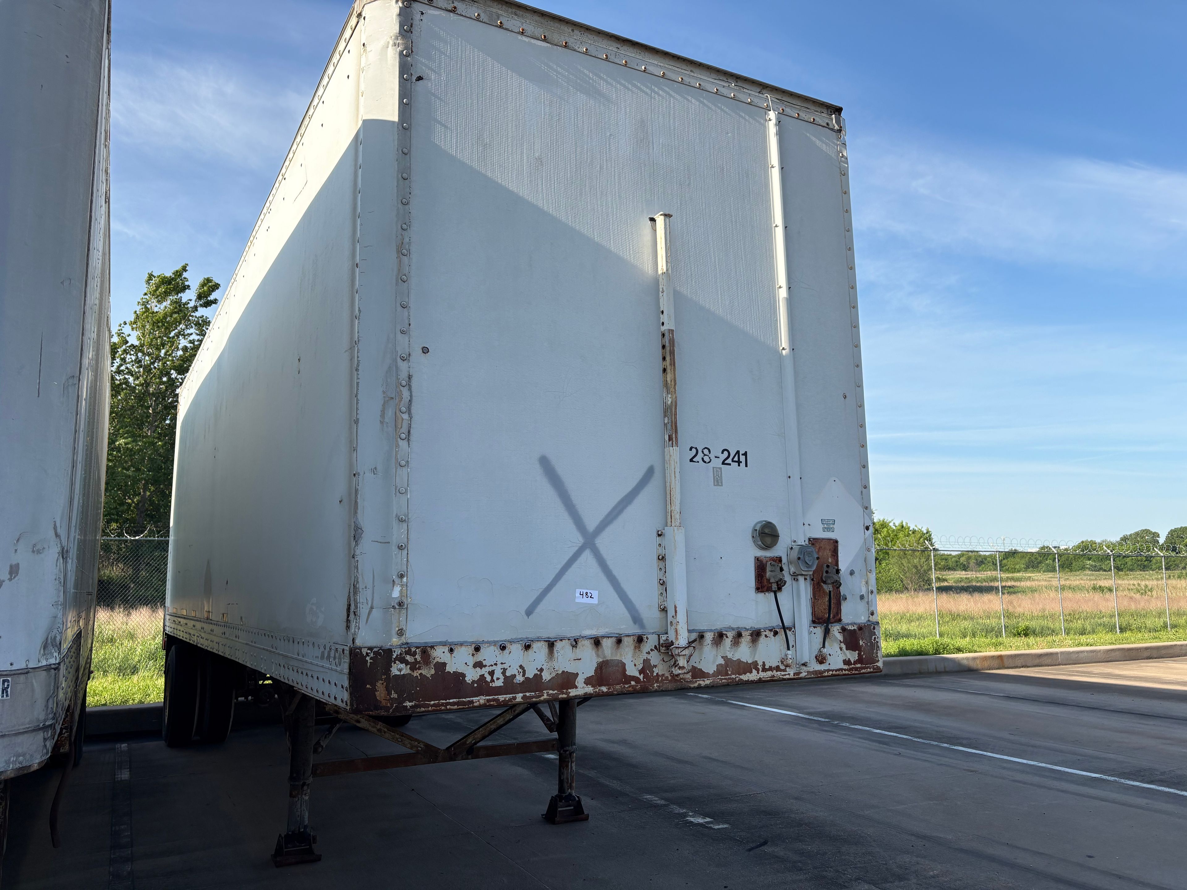 Fruehauf Box Trailer - 28' Standard Box Trailer - **BAD DOOR **