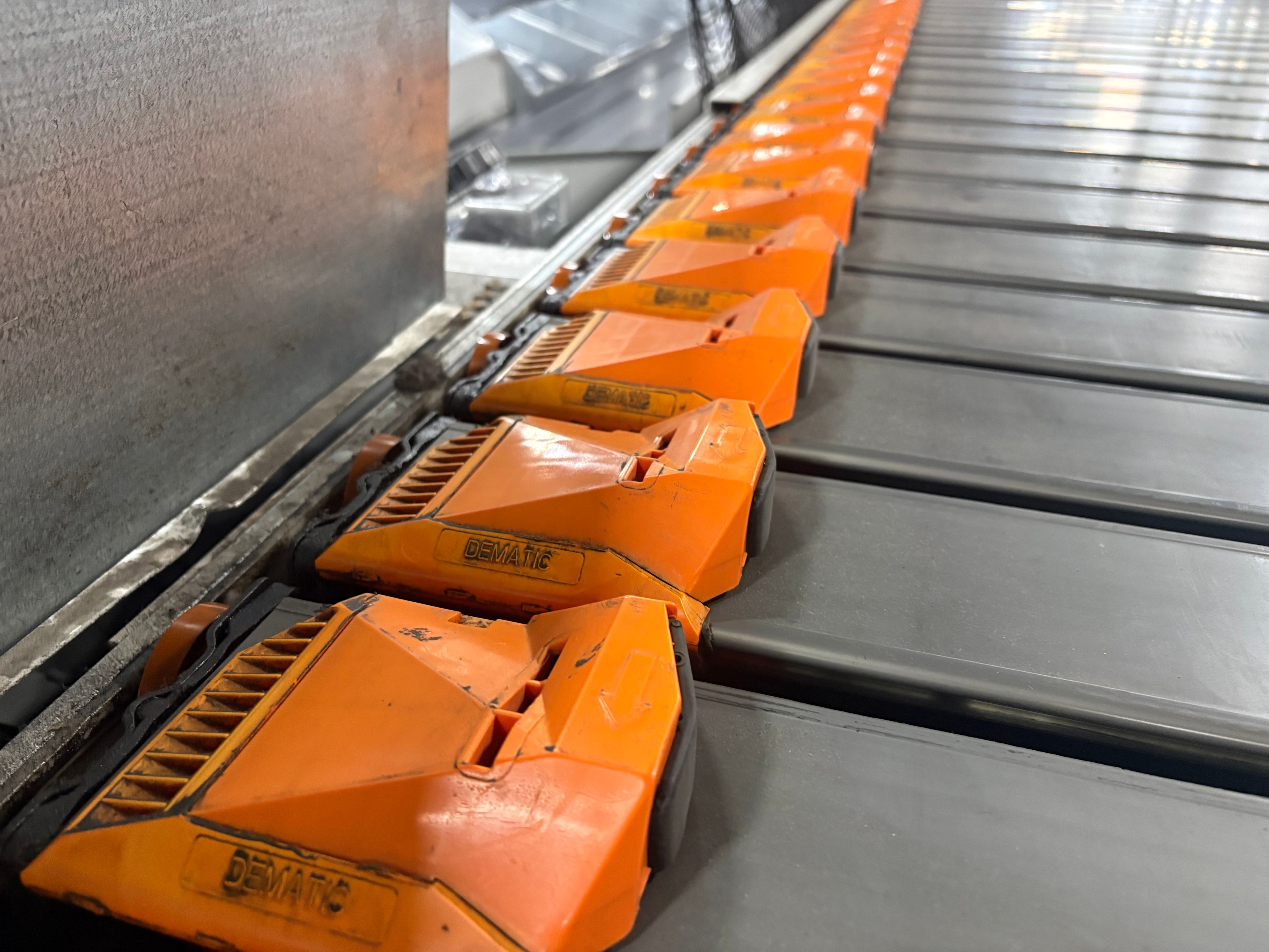 Dematic High-Rate Slat Sorter - Model 2420 RS200 Plus - 282' 4" x 54" x 39" - Document 3