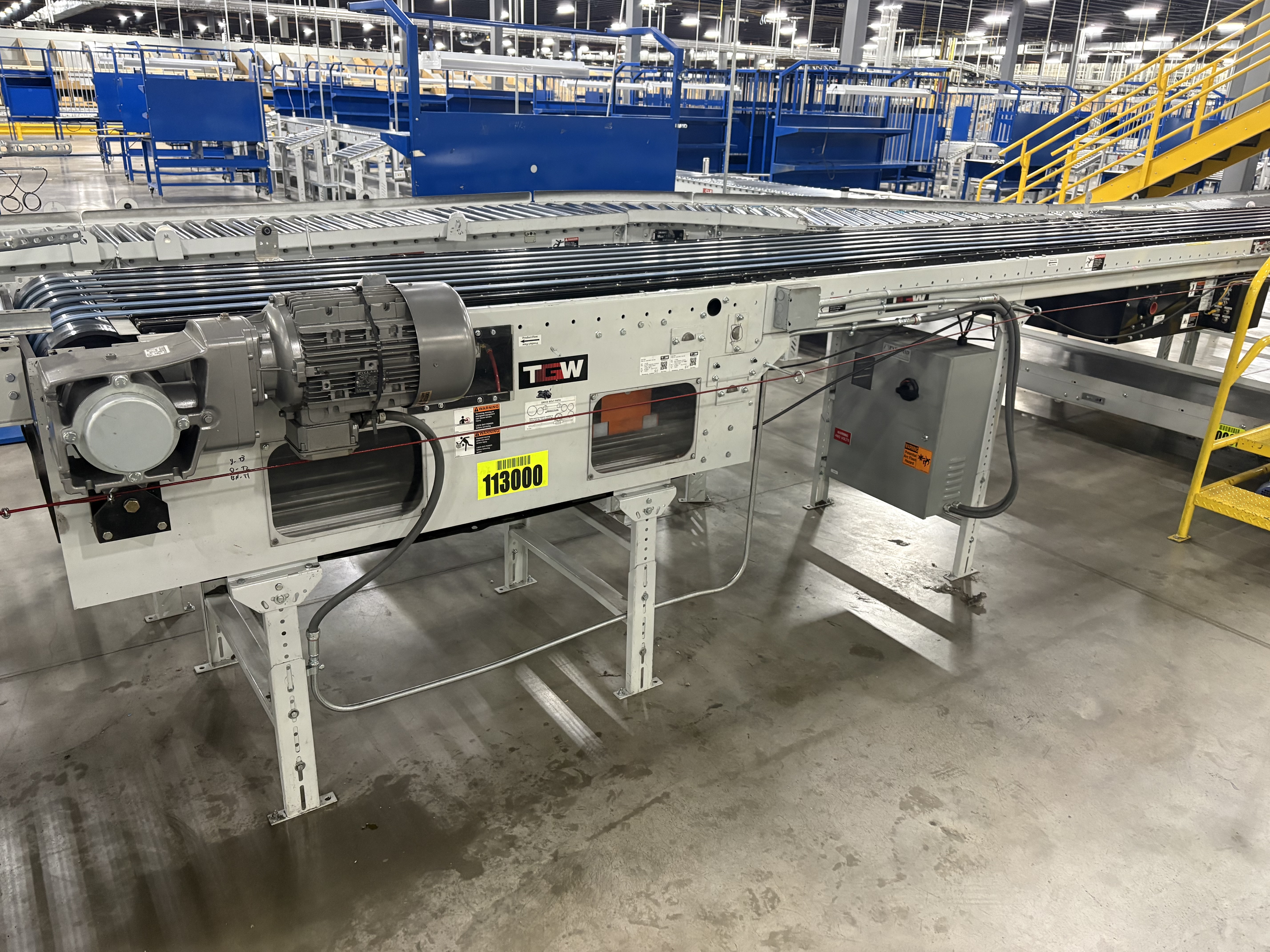 TGW Narrow Belt Sorter - NBS 30/90 - 145' 6" x 30" x 22" - 4 Send-offs