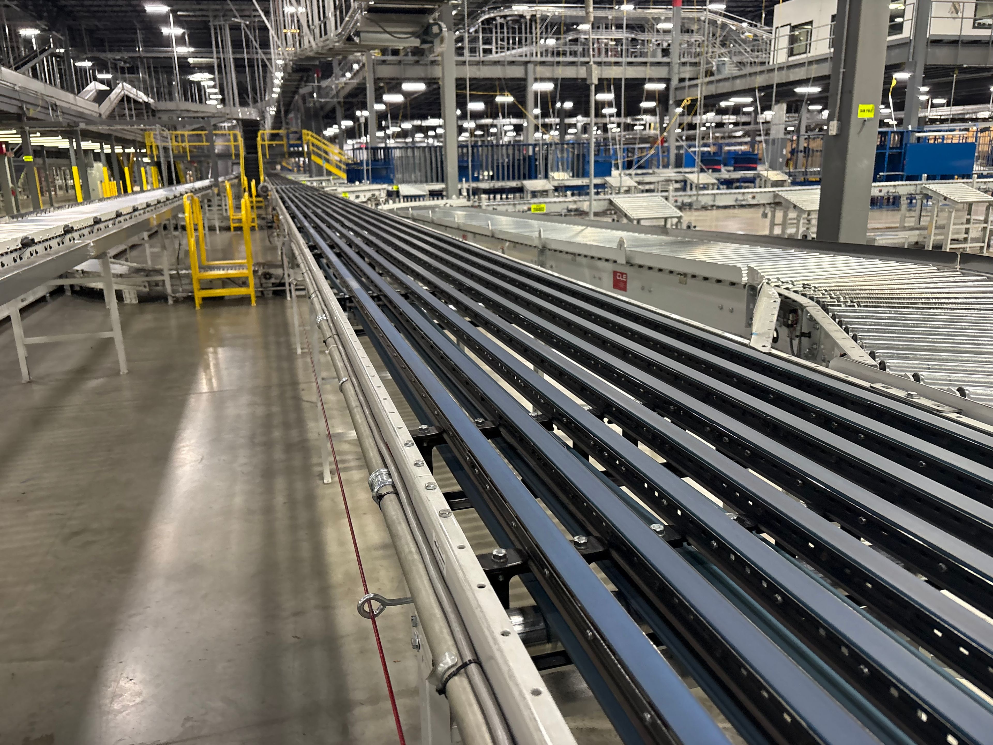 TGW Narrow Belt Sorter - NBS 30/90 -  118' 4" x 30" x 22" - 4 Send-offs - Document 7