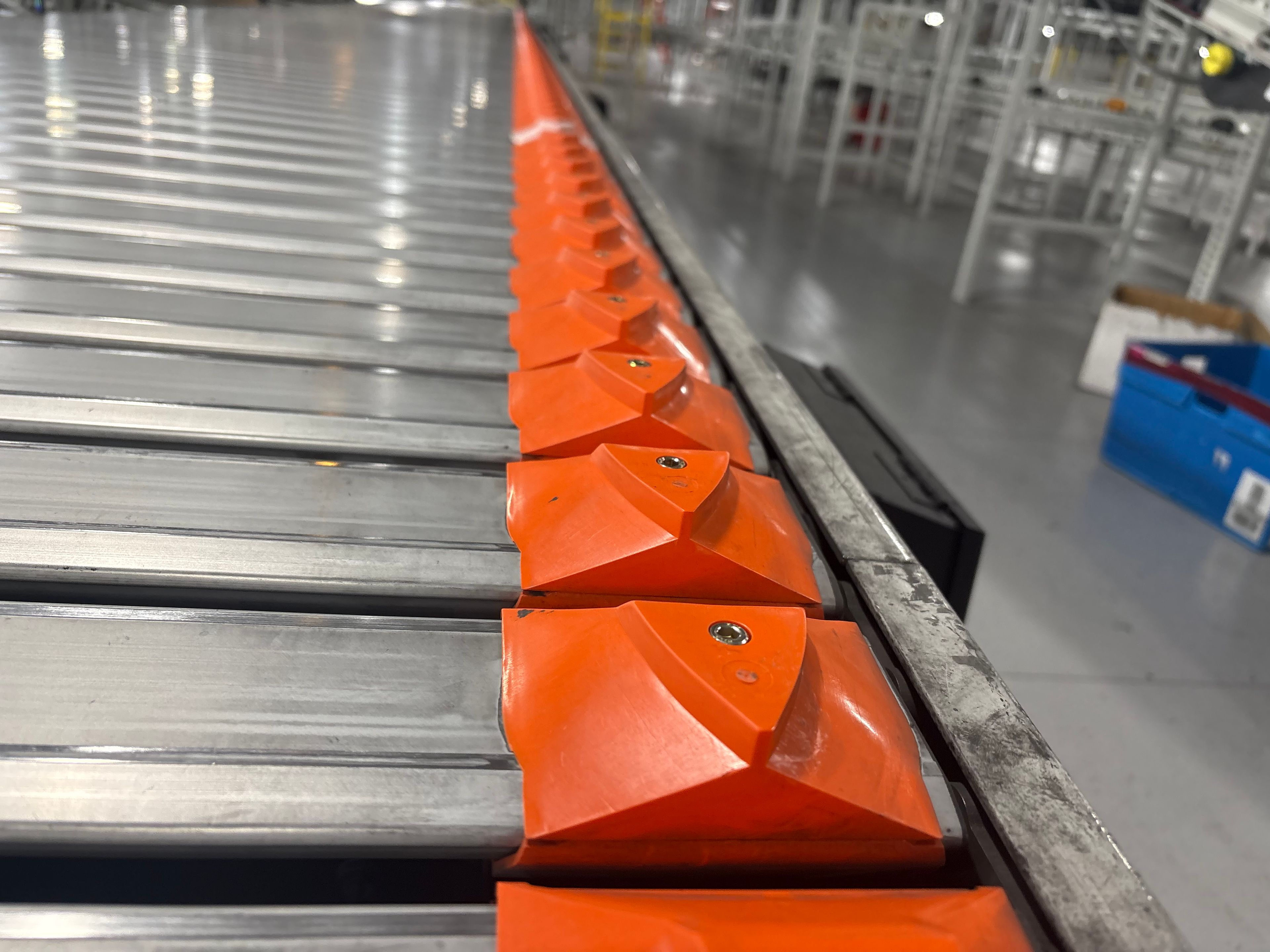 Dematic Mid-Rate Slat Sorter - Model Flex sort ML - 51' 1" x 46" x 33" - Document 7