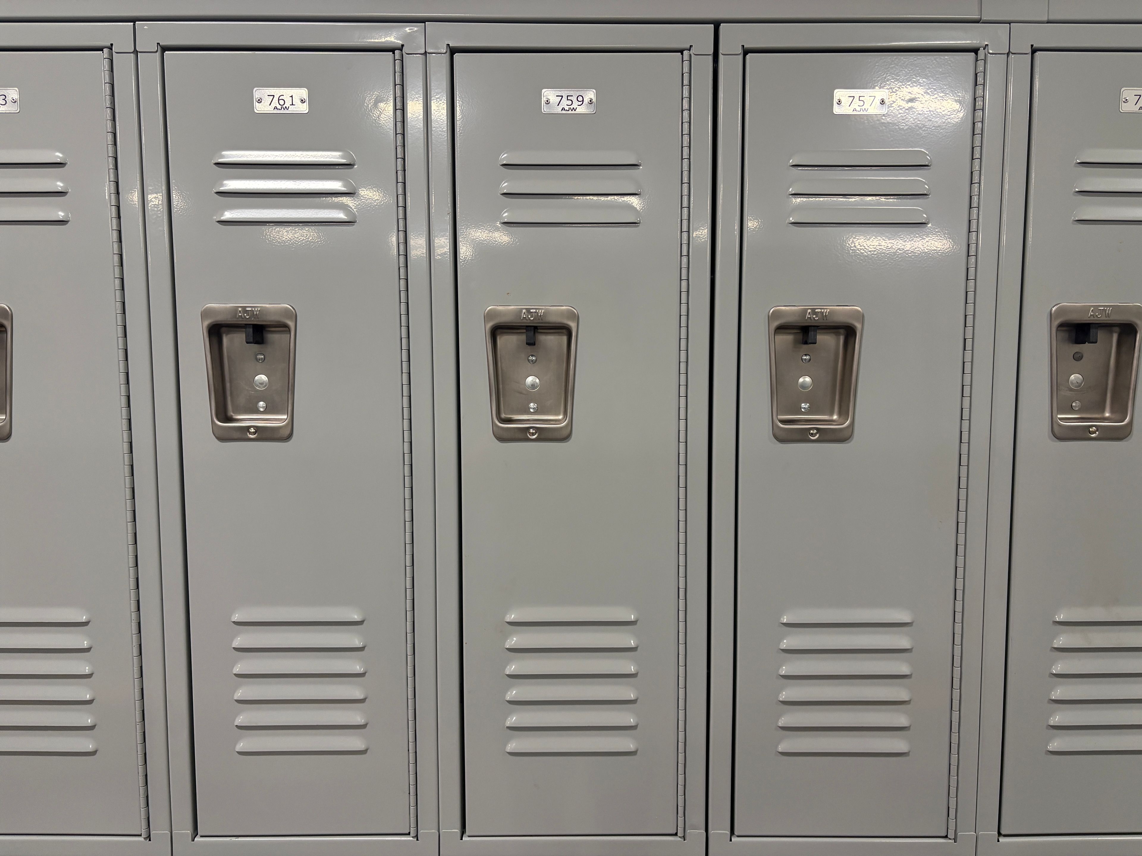 AJW Locker Set Grey - Double Level Locker Layout