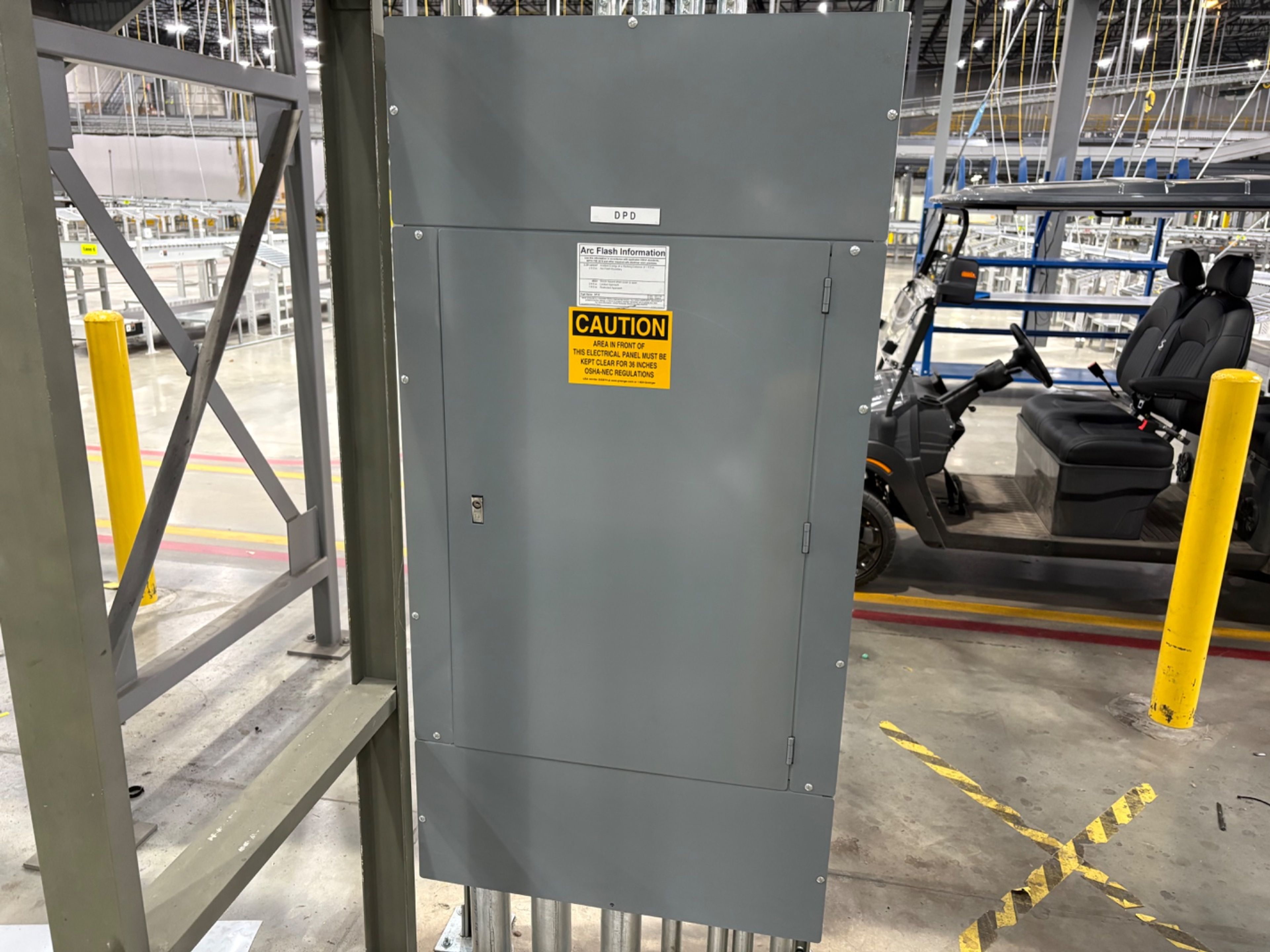 SQUARE-D Distribution Panel - 800 AMP - 32" x 8" x 64"