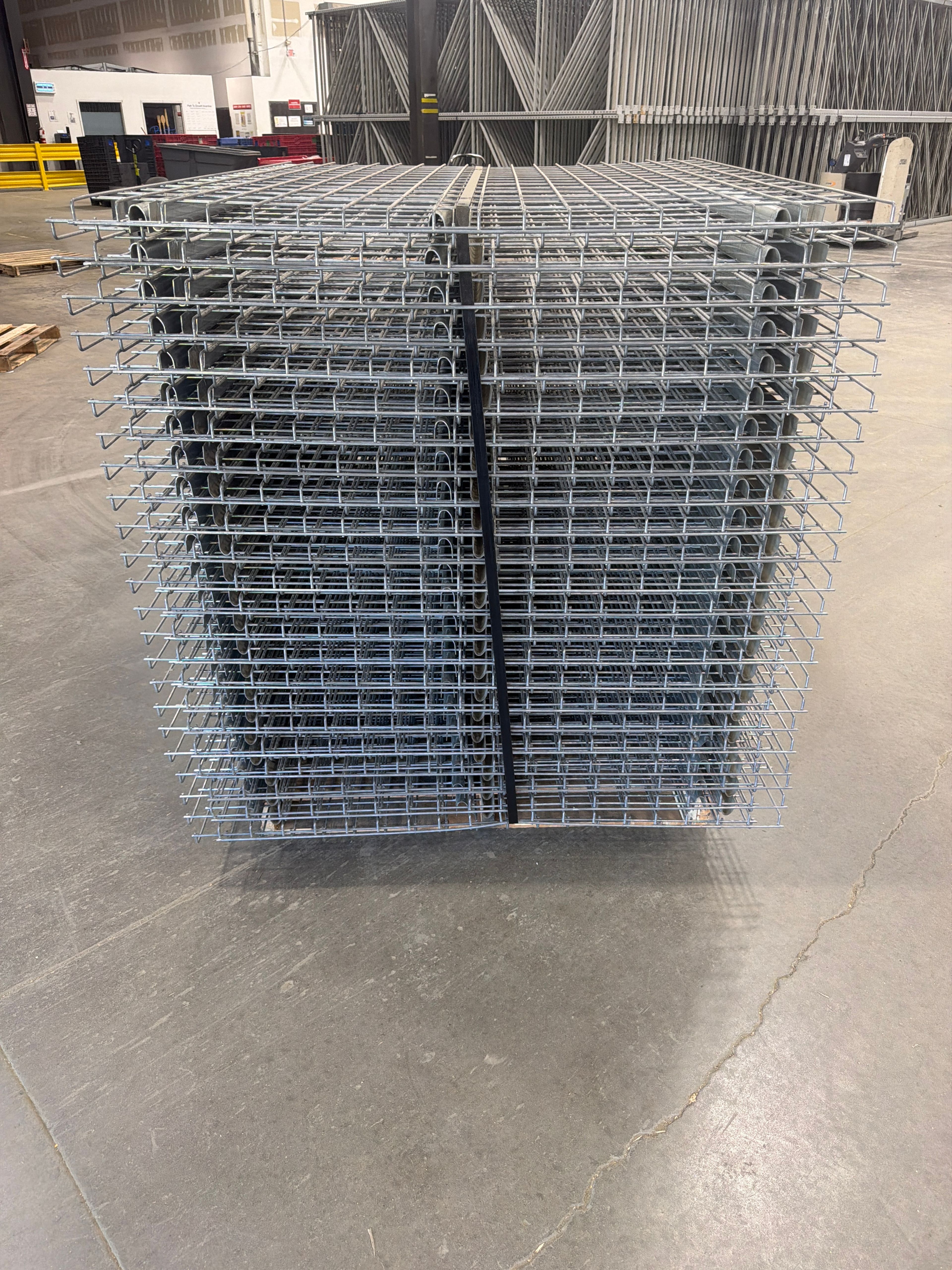 Wire Deck - 60" x 46" - Inside Waterfall