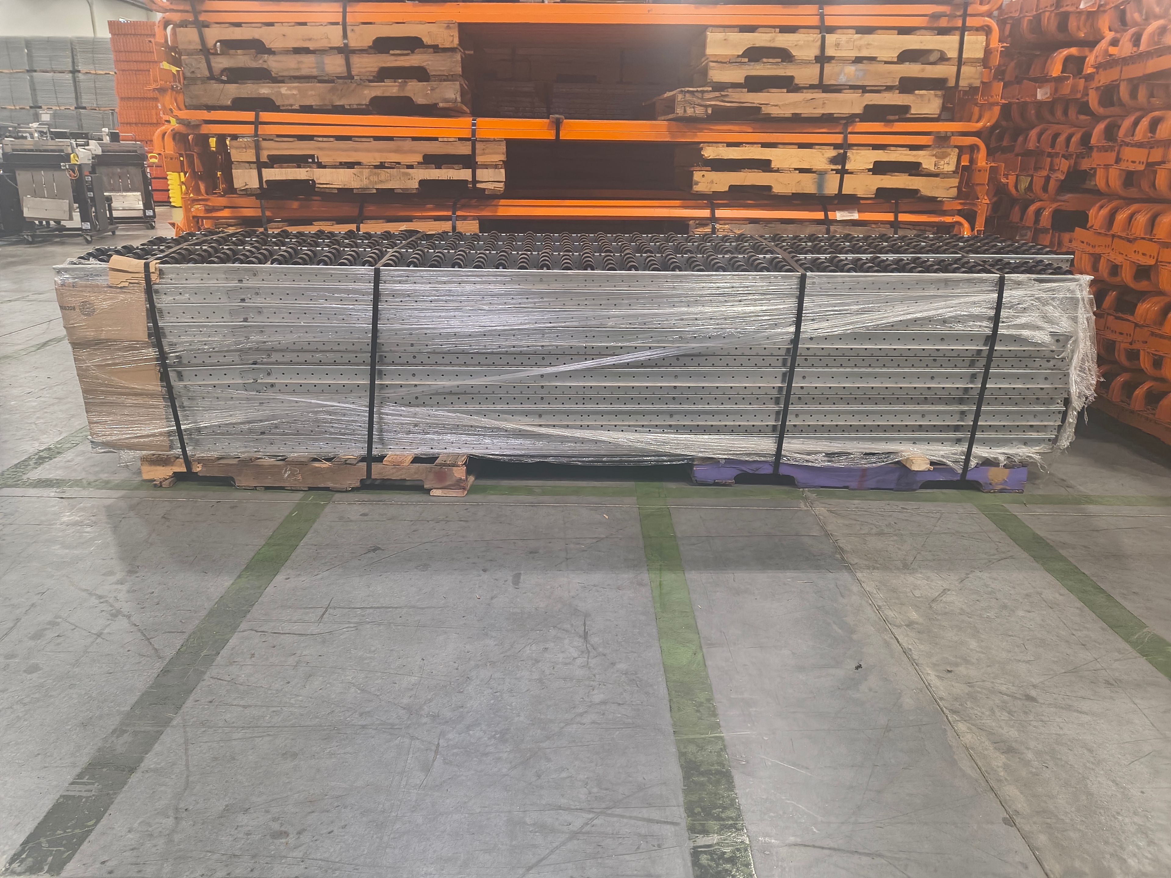 Carton Flow - 138" x 17" - Document 3