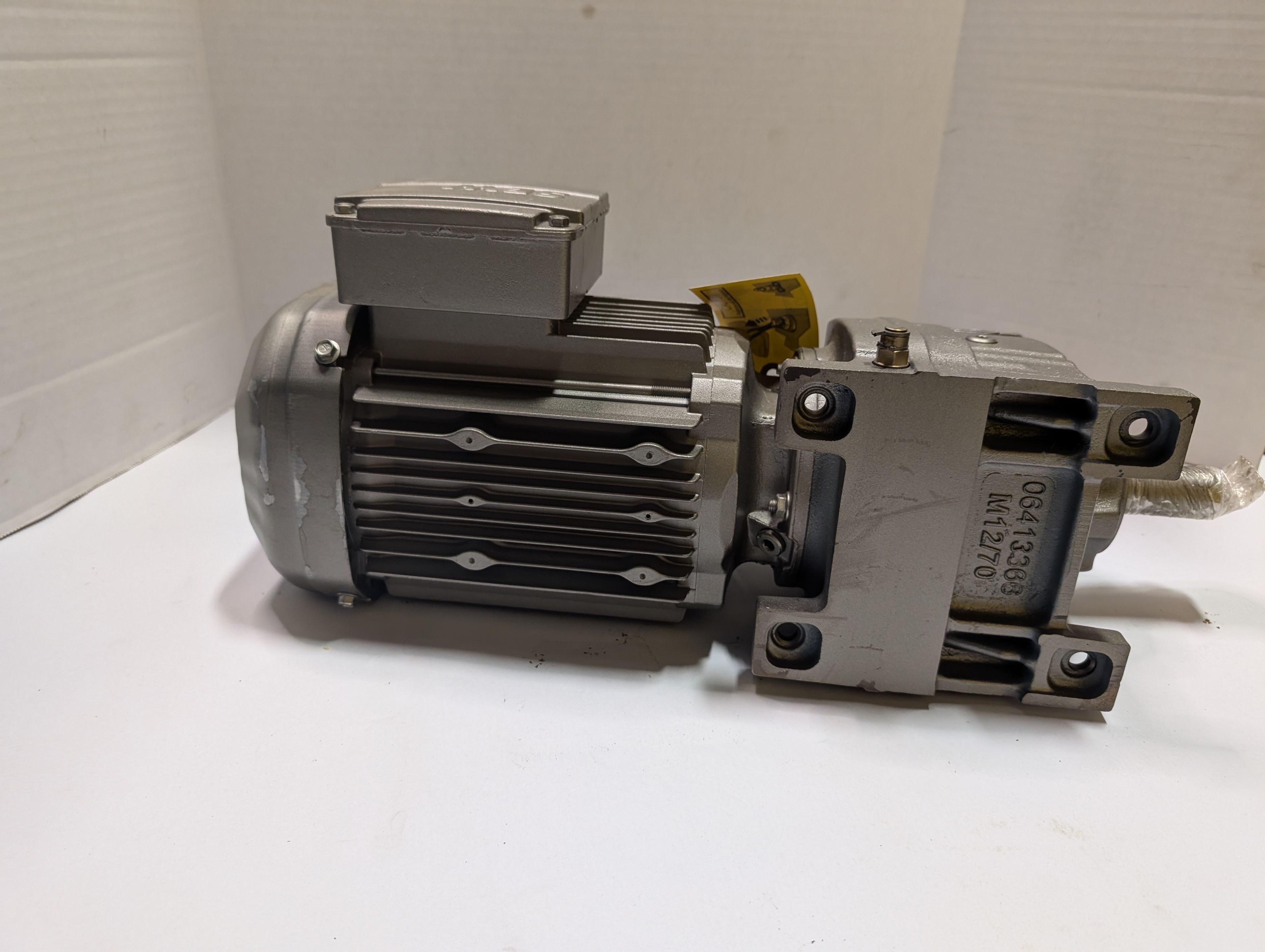 Sew-Eurodrive - 1 HP Electric Motor - R37DRE80M4/LN - Document 4